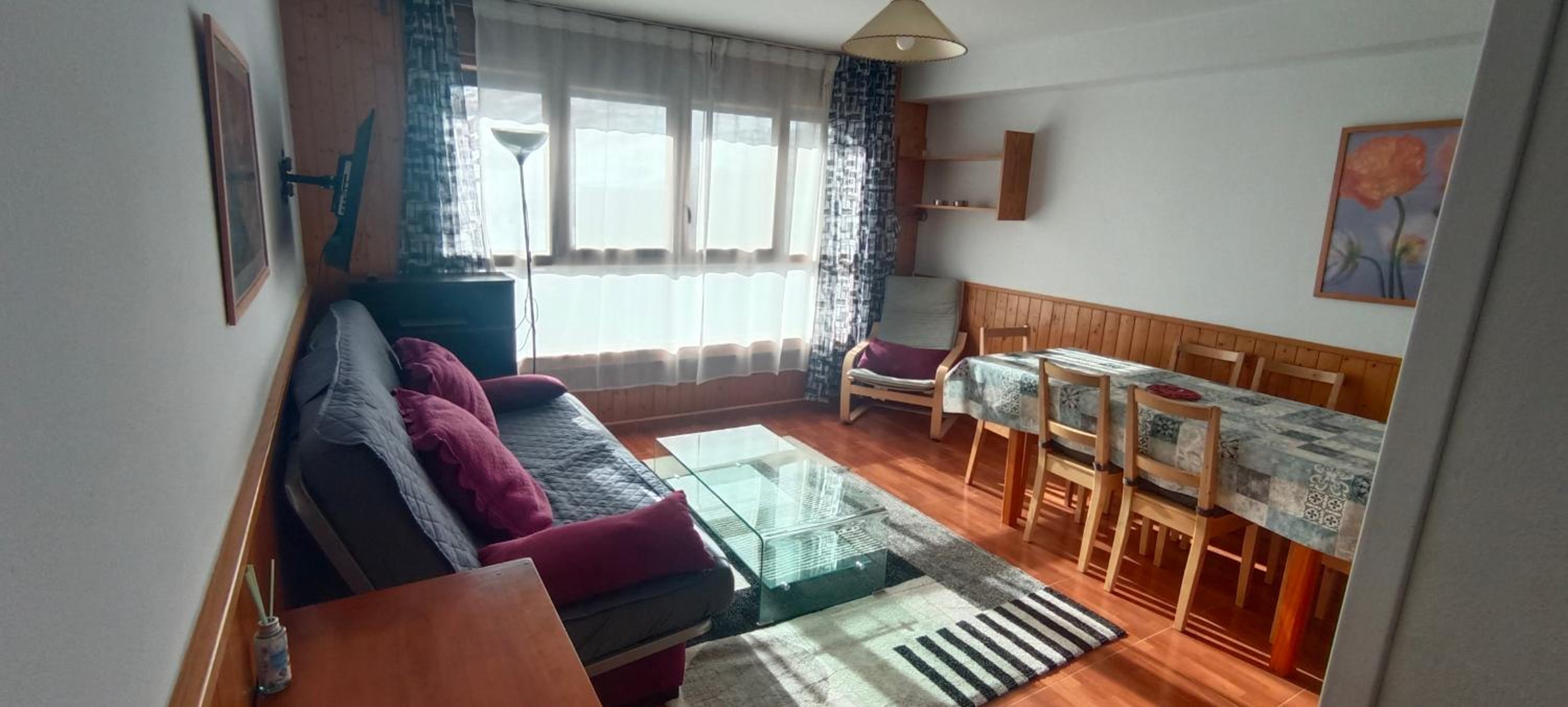 Apartamento a pie de Pistas con Parking Privado
