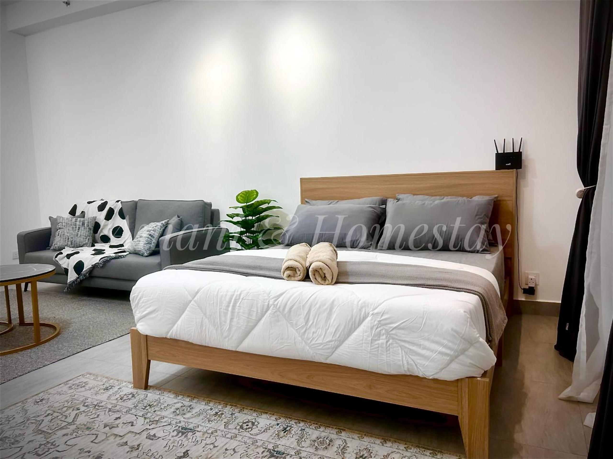 Sunsuria Forum SOHO by Amani Home Free Wifi 200mbps, Netflix photo 1
