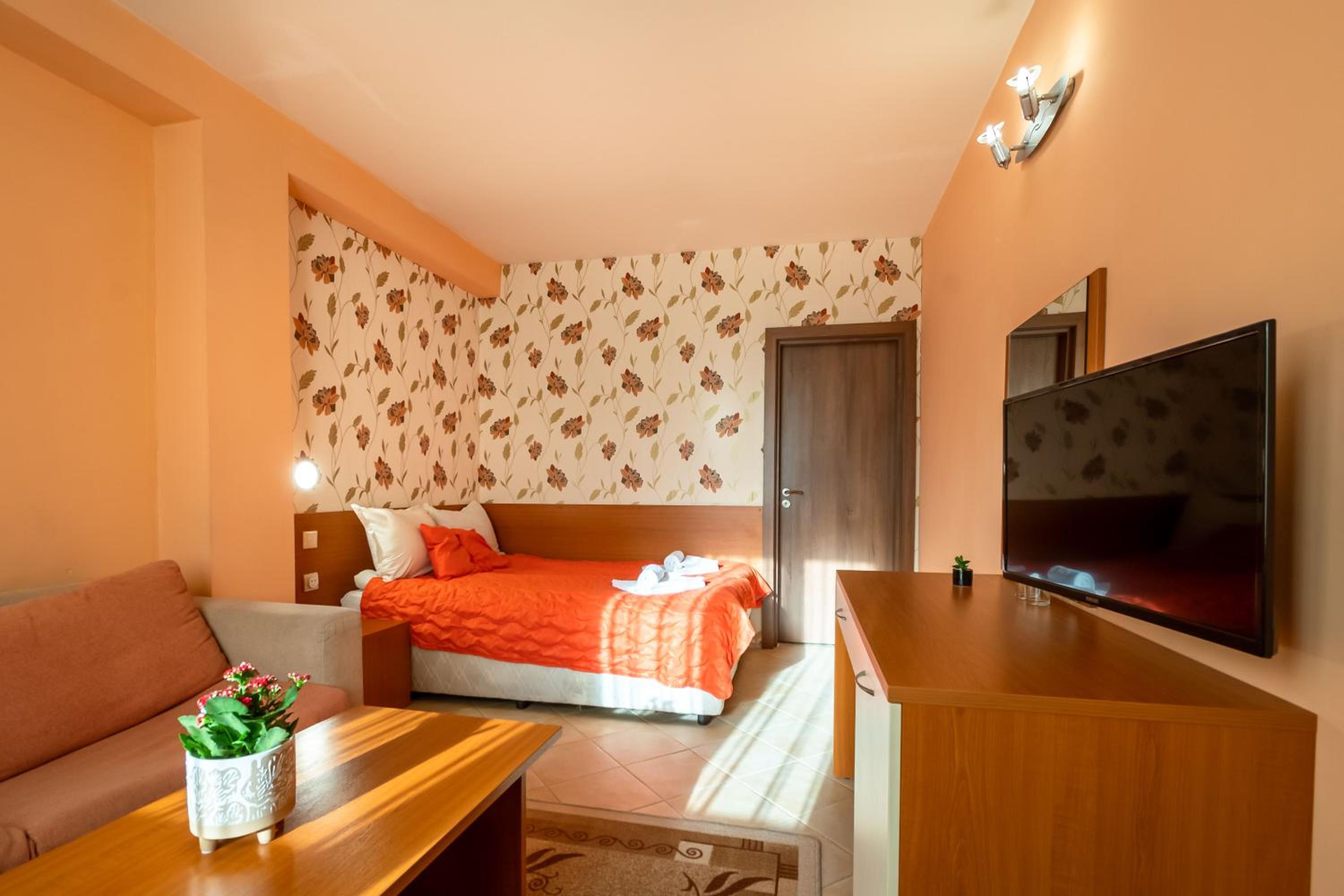 Bansko Vacations - Chalet Bizet cosy home in Bansko breakfast incl - Property Image 2