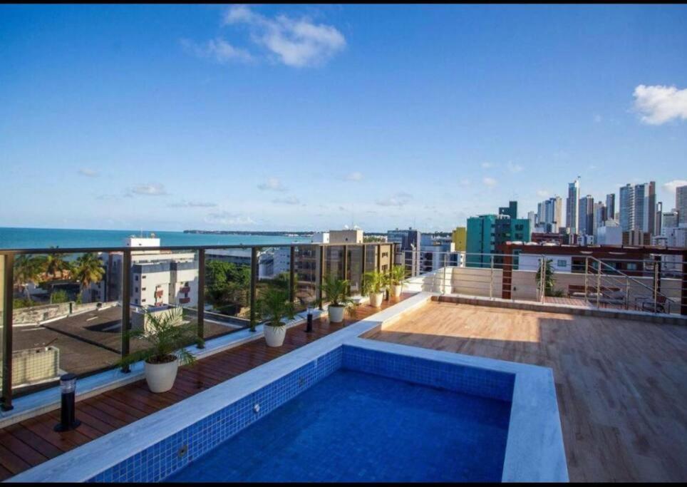 Apartamento encantador com piscina