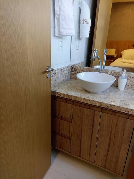 Apartamento encantador com piscina