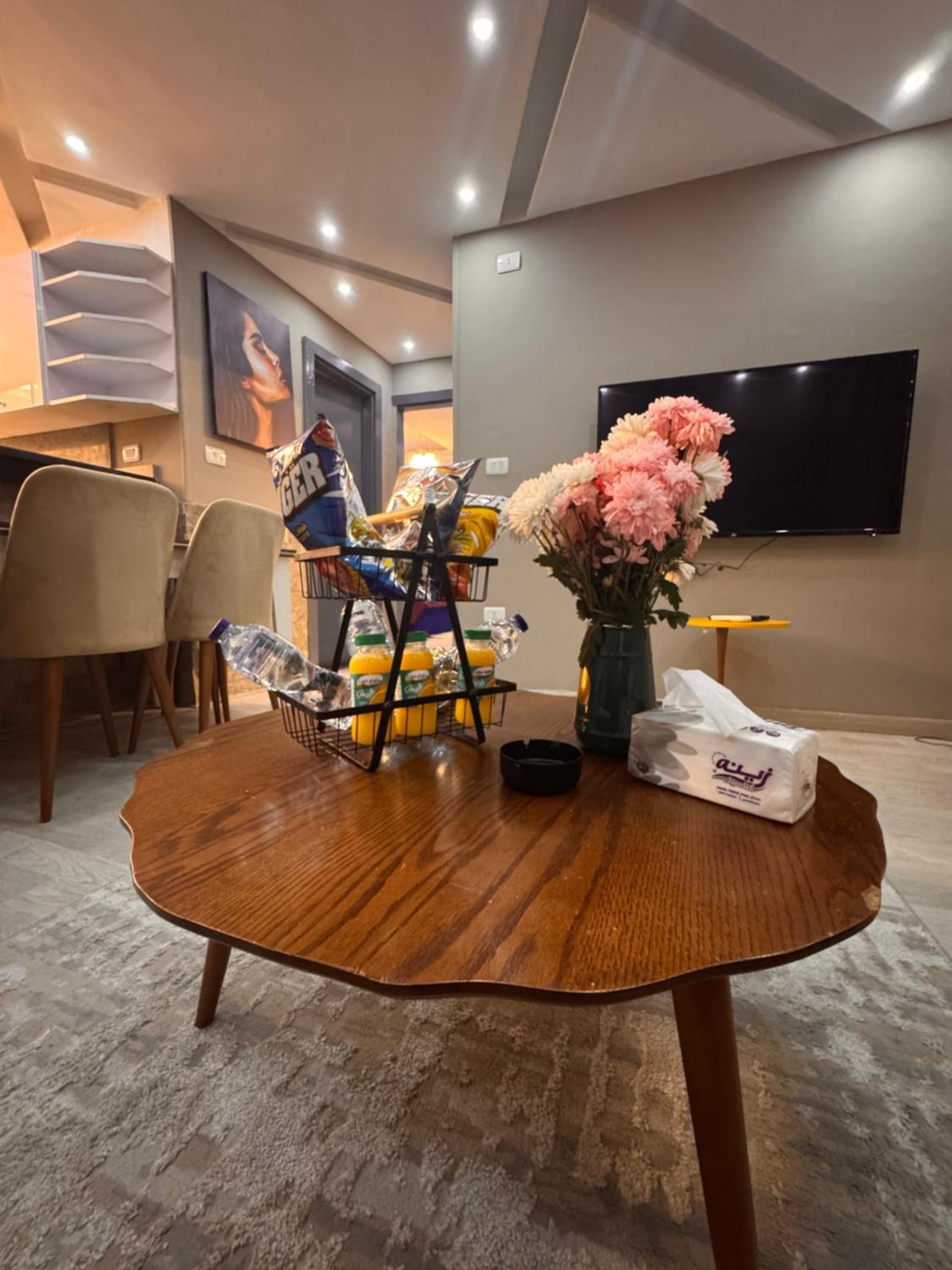 Luxury - 2 Bedroom Apartment B7 view 3