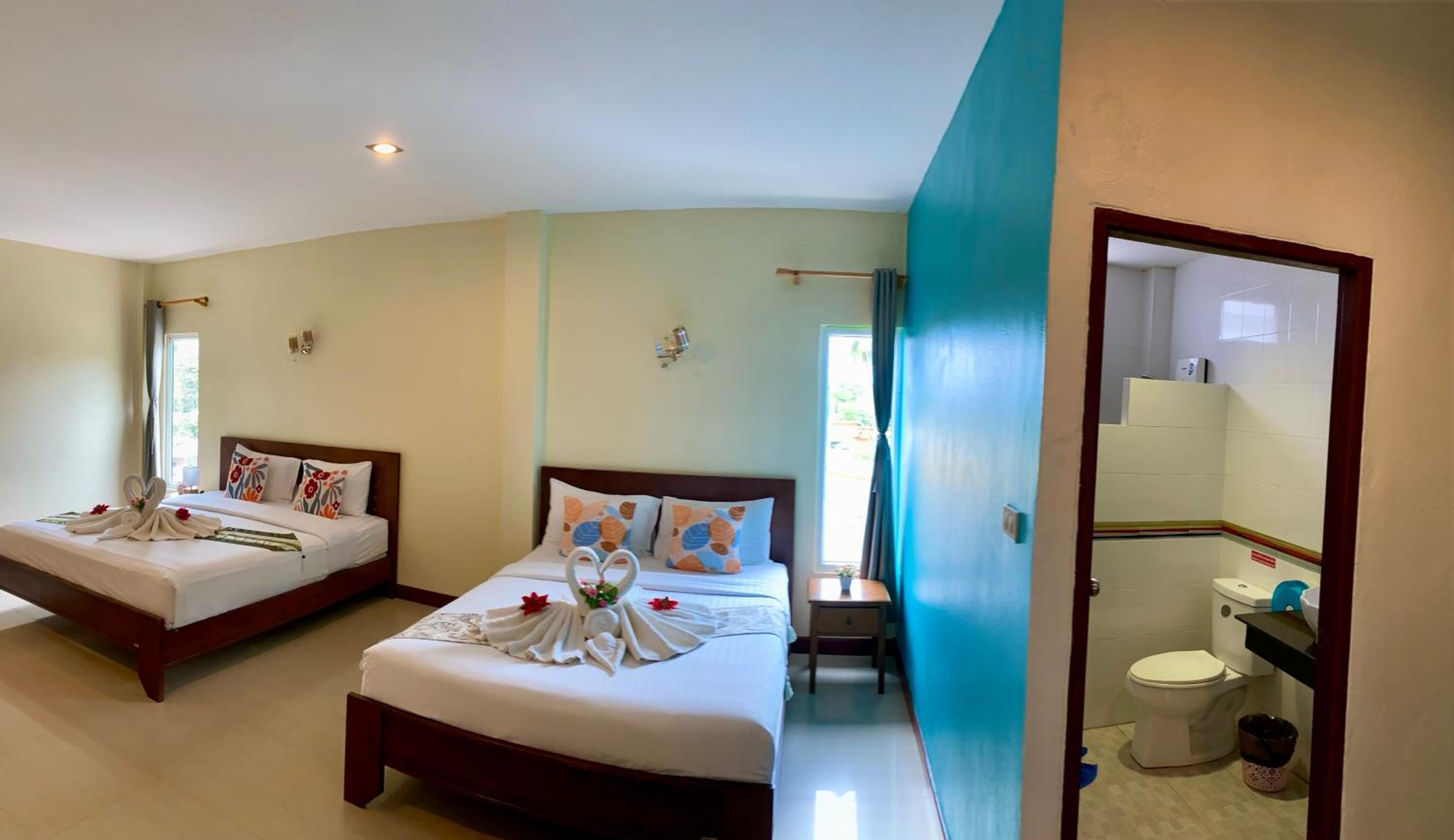 Lanta Just Come Hotel