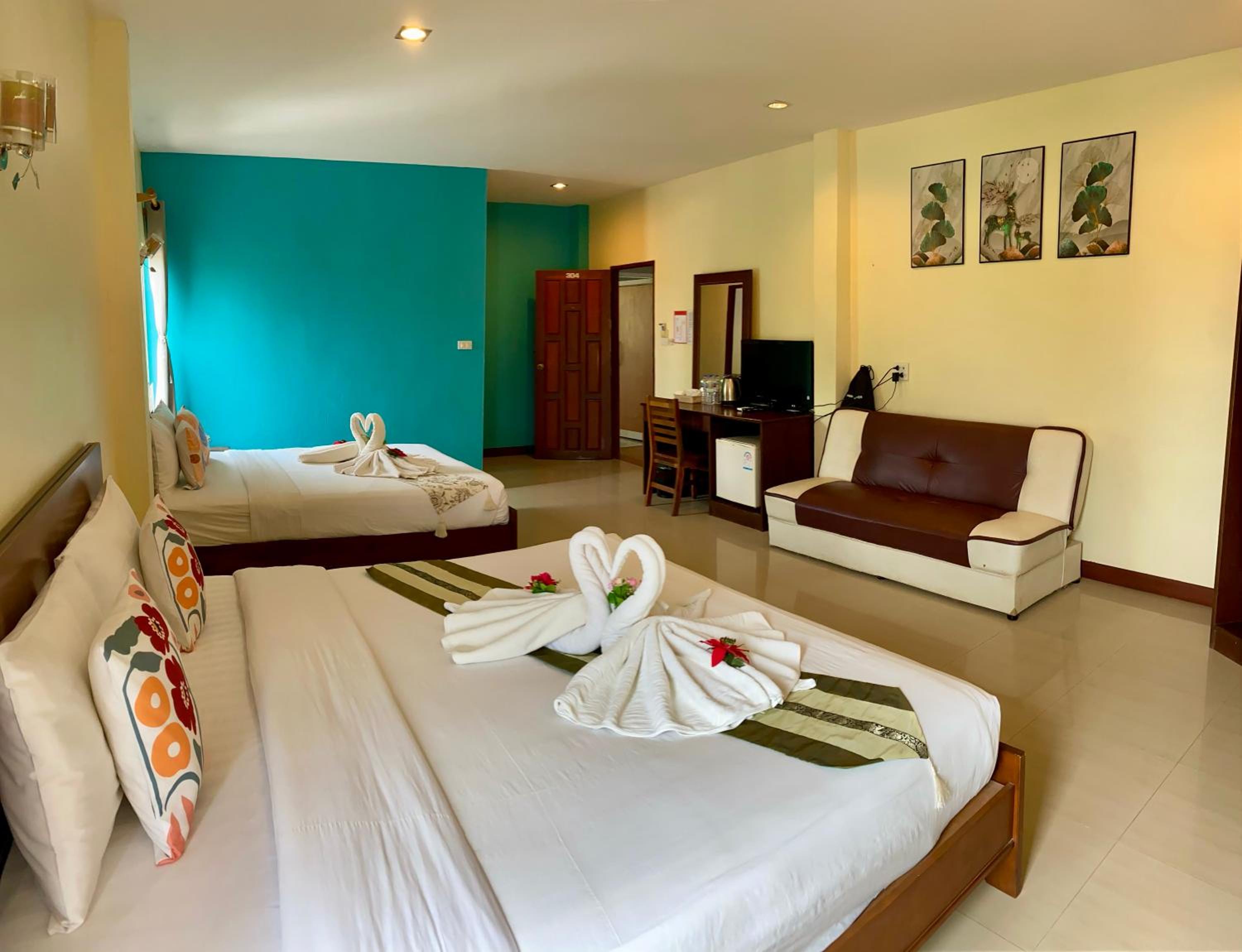 Lanta Just Come Hotel