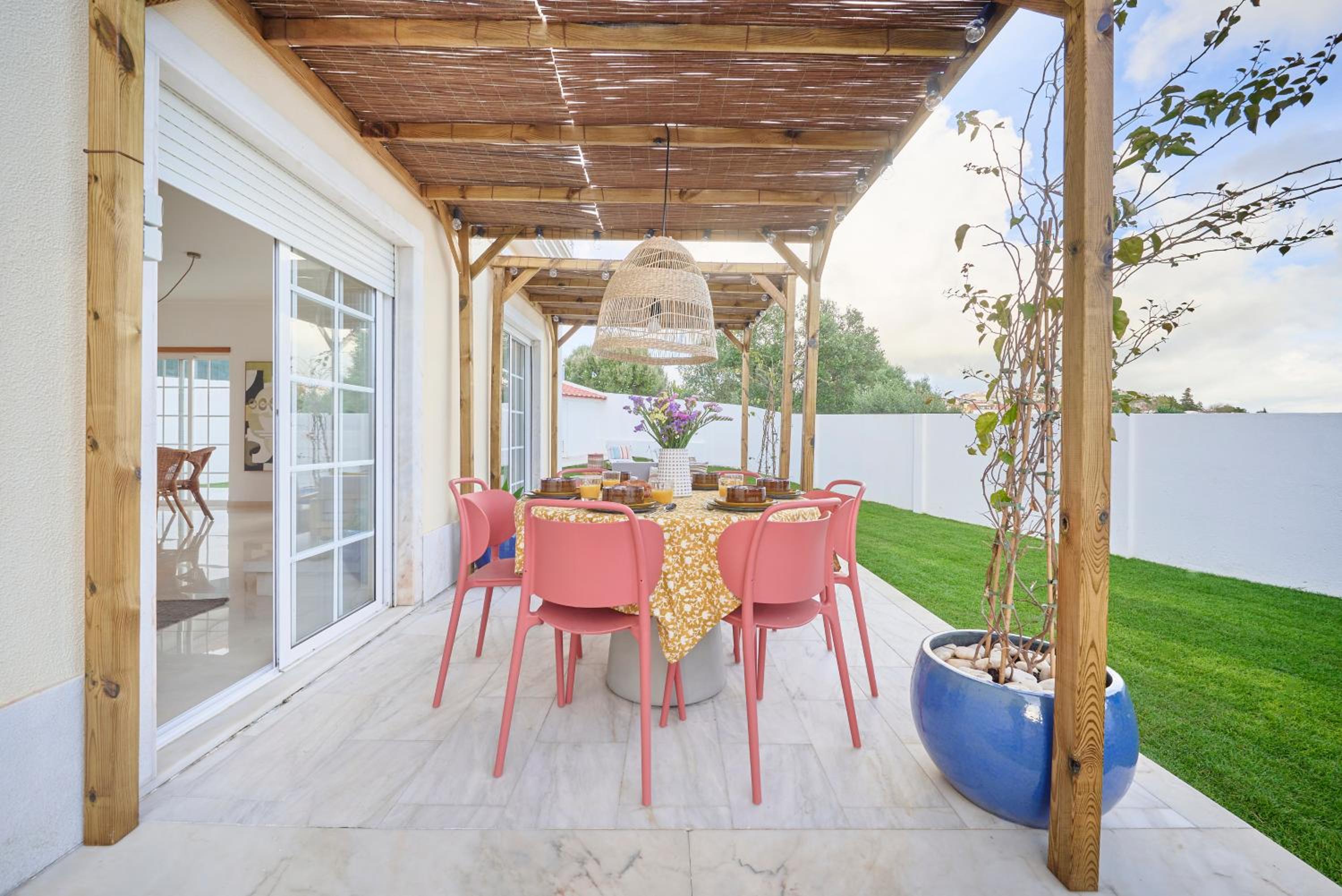 Beach & Cascais Luxury Villa, By TimeCooler view 3