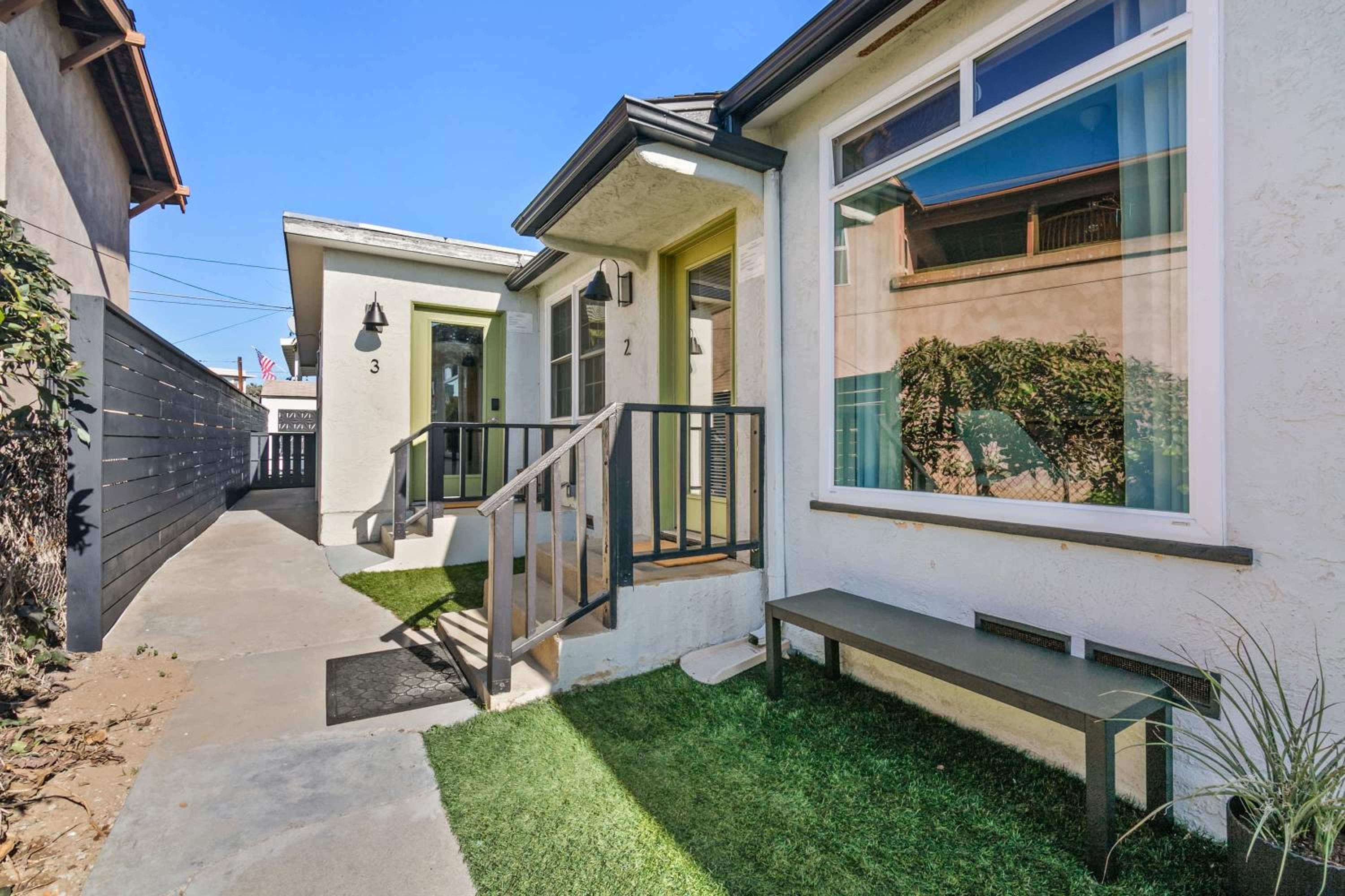 6 Bedroom Family Getaway Walk to Law Street Beach view 3