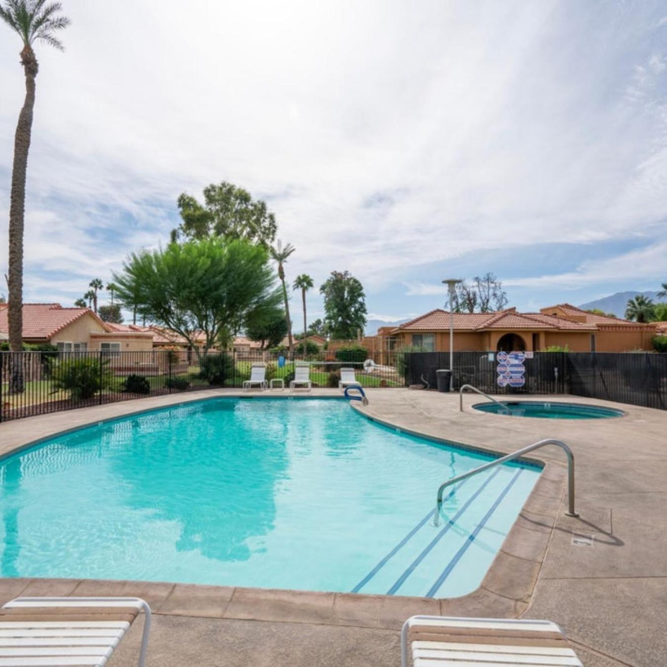 Casa De Wells at Indian Palms Country Club - 2 Bedroom with Waterfall View view 5