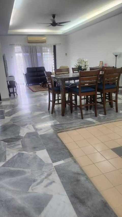 Golf club seksyen 13 shah alam photo 6