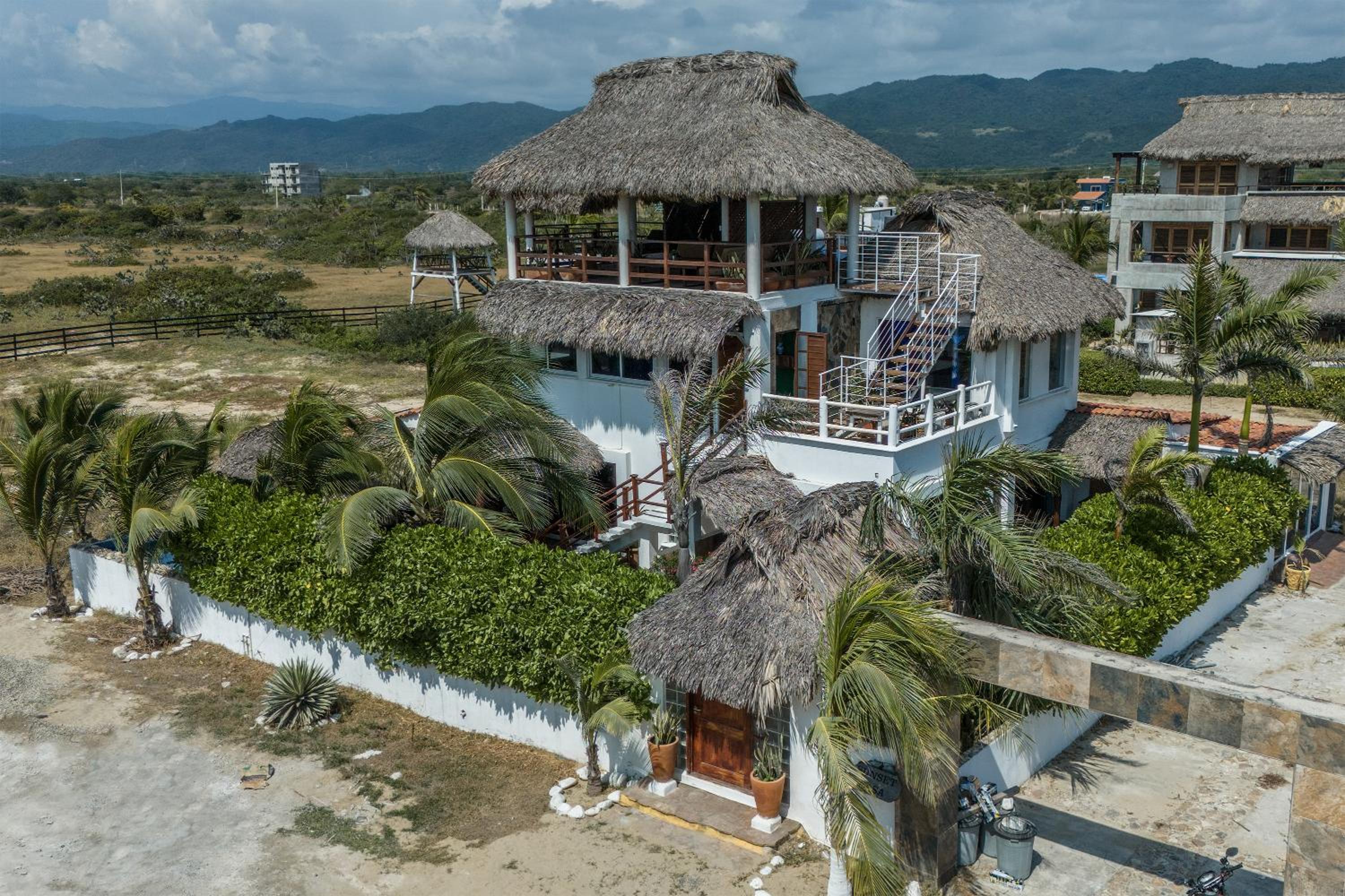 Beachside Casa Sunset view 2