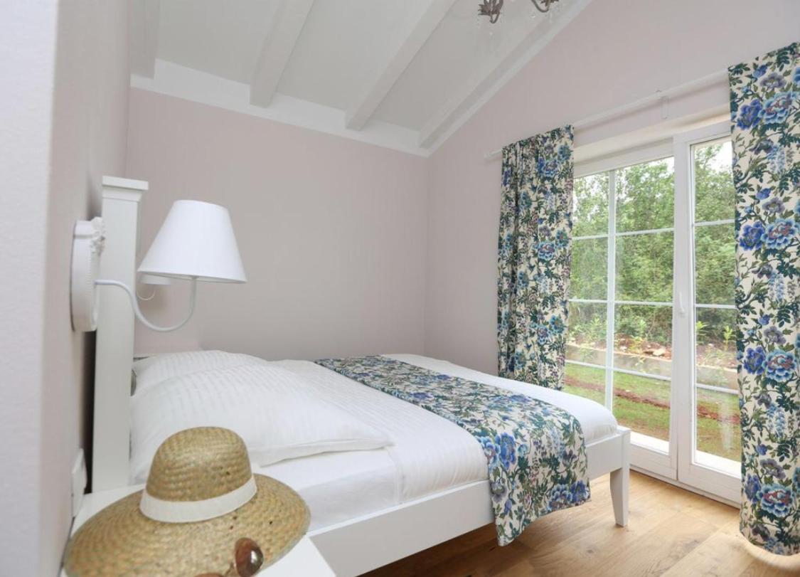 Villa Nina Porec-Baderna-Rakovci, Meerblick, privater Pool, 1000m2 Grundstück