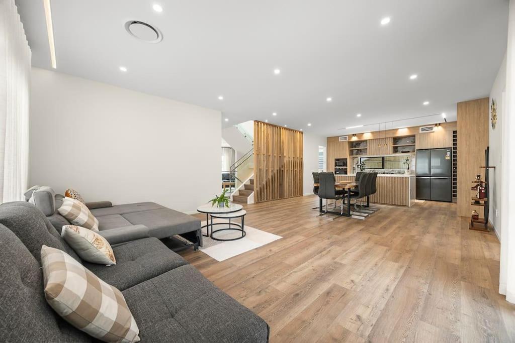 Greenstead Retreat 11 beds, 8 bedrooms, 5 baths view 4