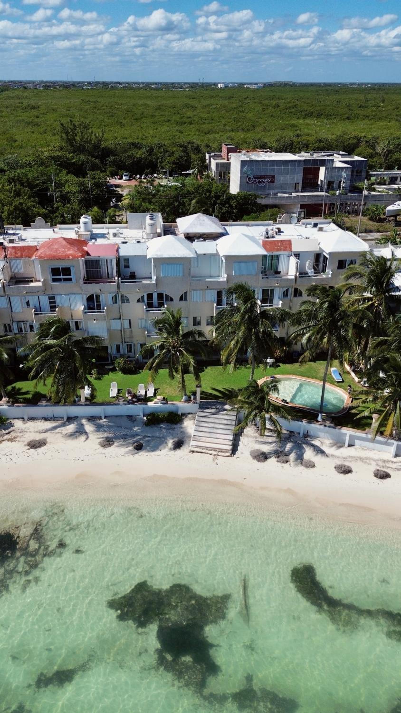 Beautiful Apartment In Cancun Beach Front Ocean View
