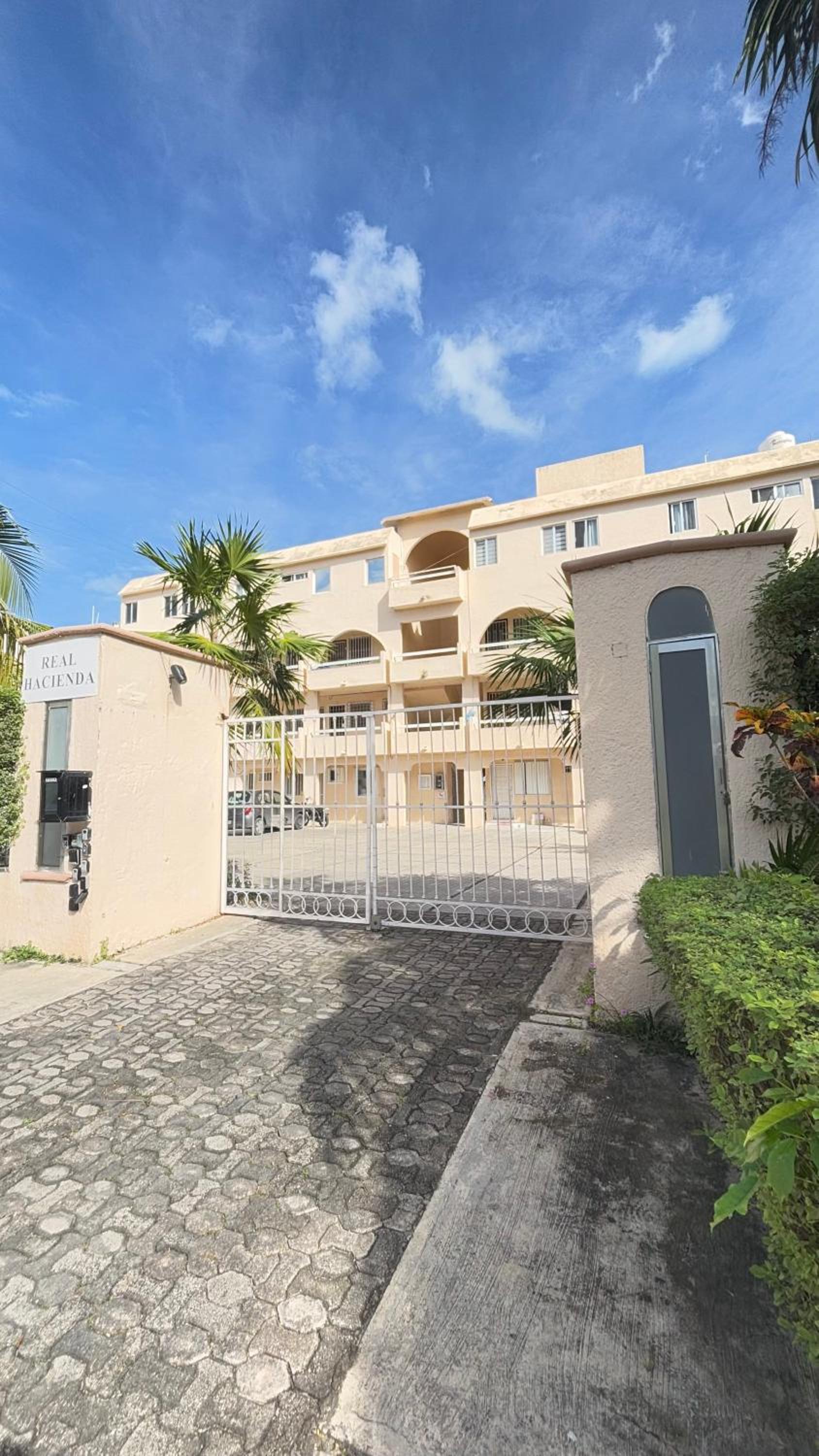 Beautiful Apartment In Cancun Beach Front Ocean View