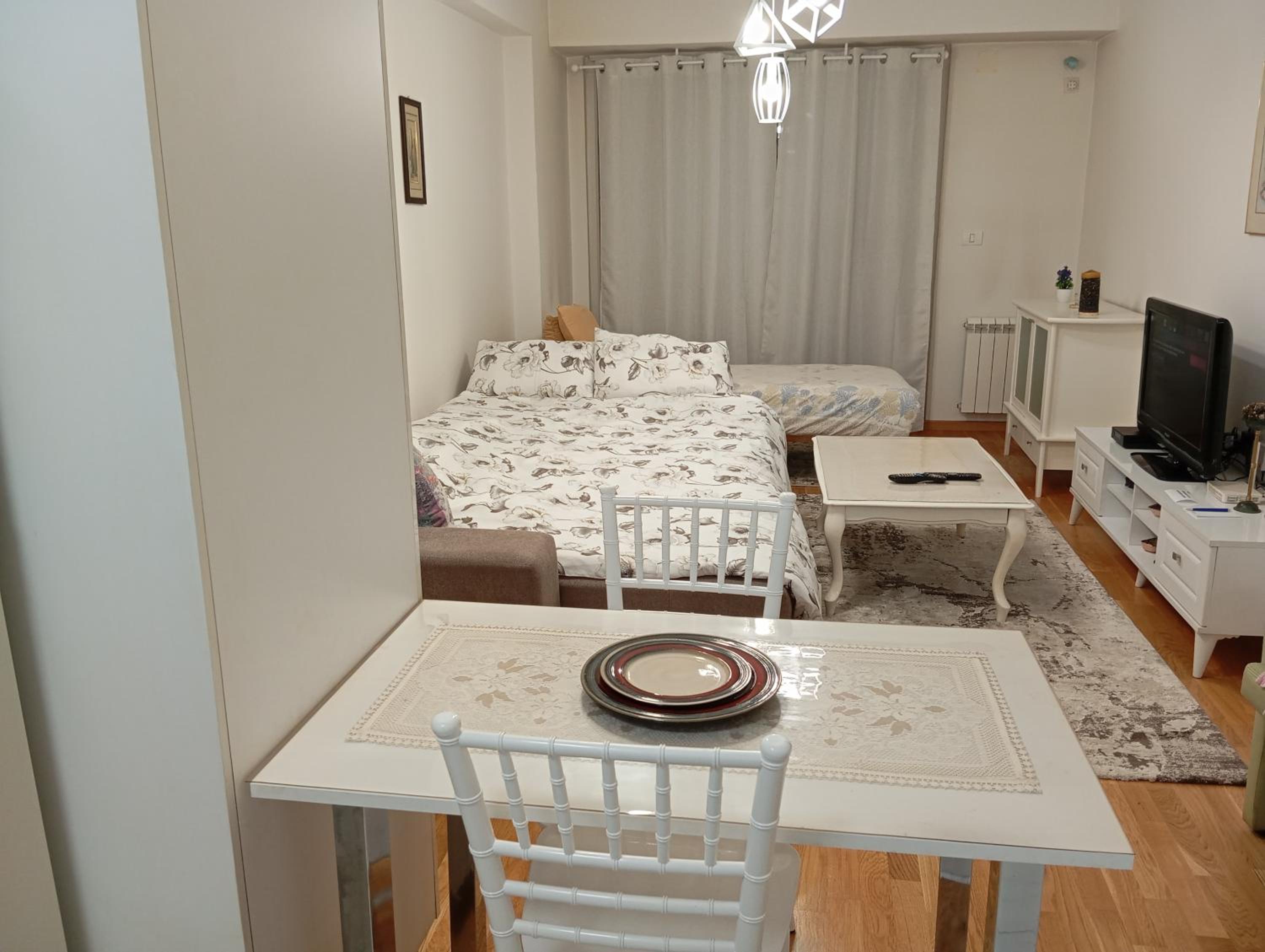 Maxima Apartment