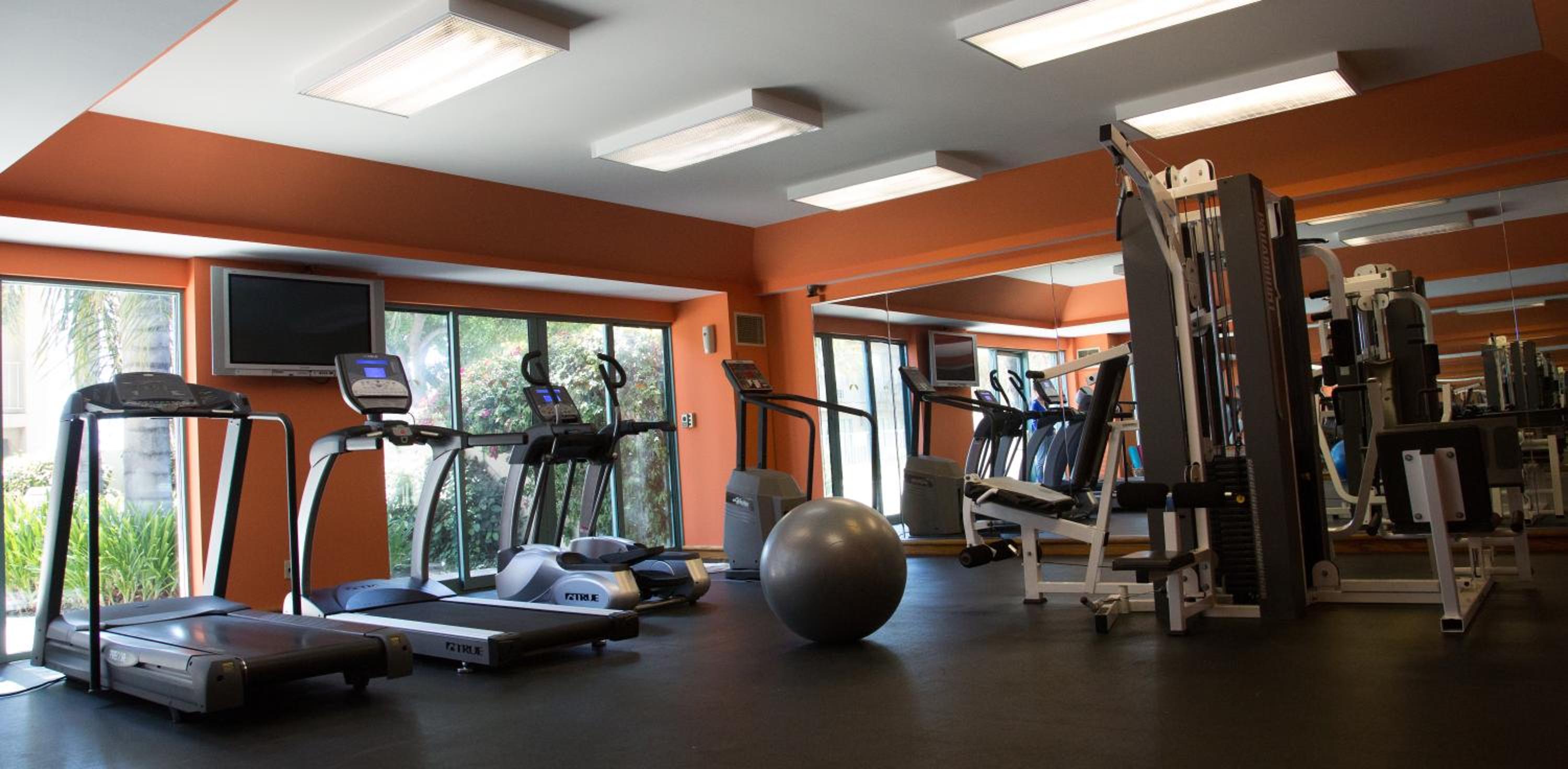 Van Nuys Vacations - Airtel Plaza Hotel - Property Image 26