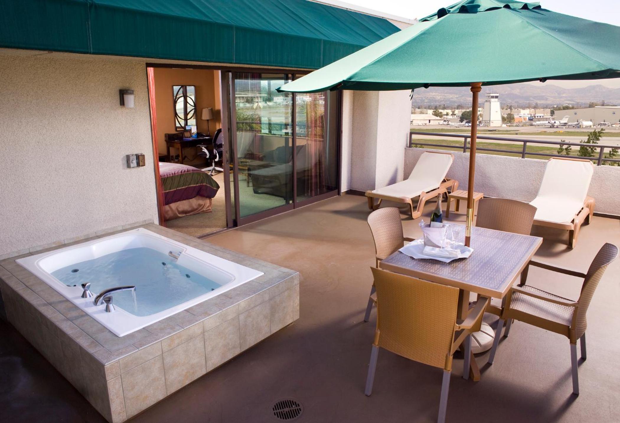 Van Nuys Vacations - Airtel Plaza Hotel - Property Image 21