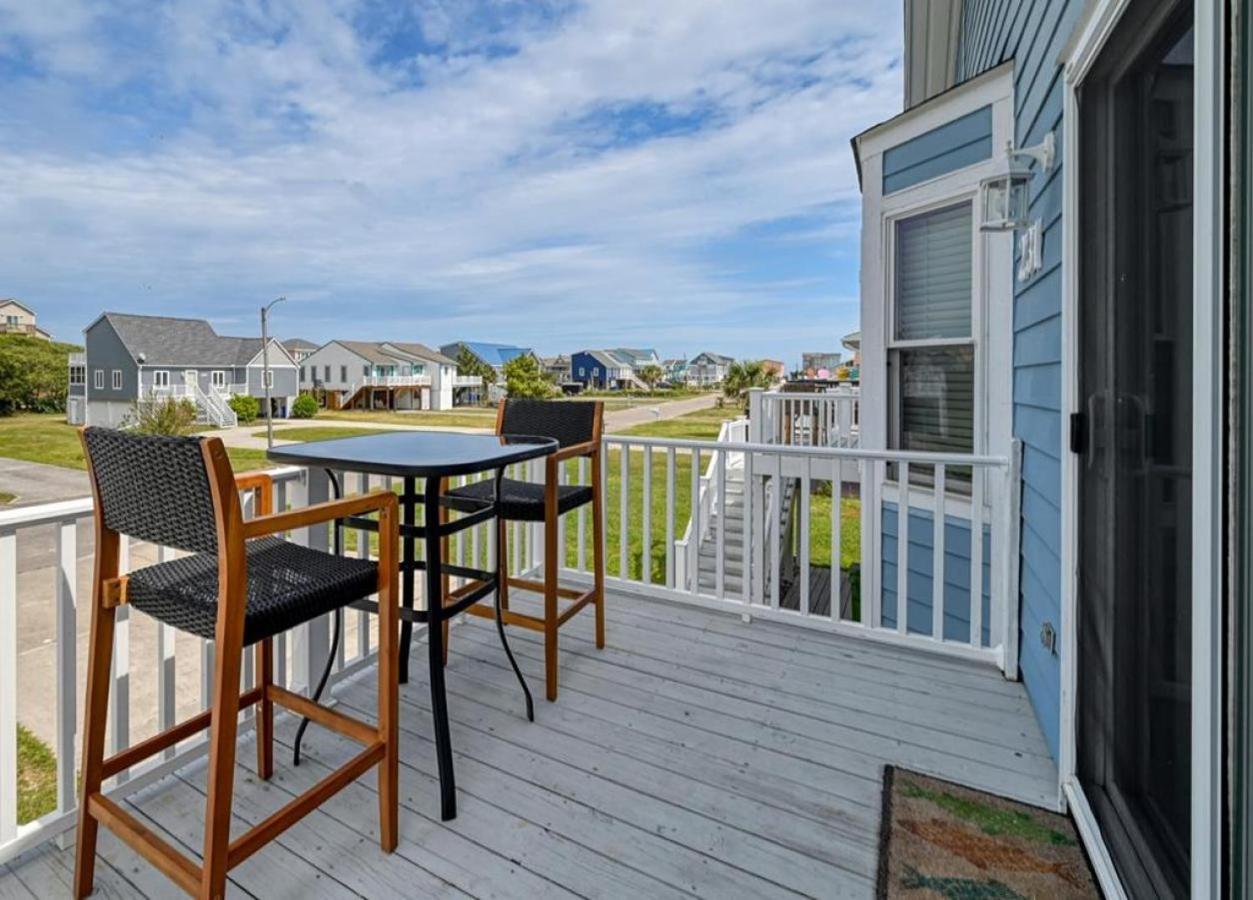 Panoramic Views of Intracoastal- One Dog Allowed with added pet fee- 0.2 mile walk to beach access view 4