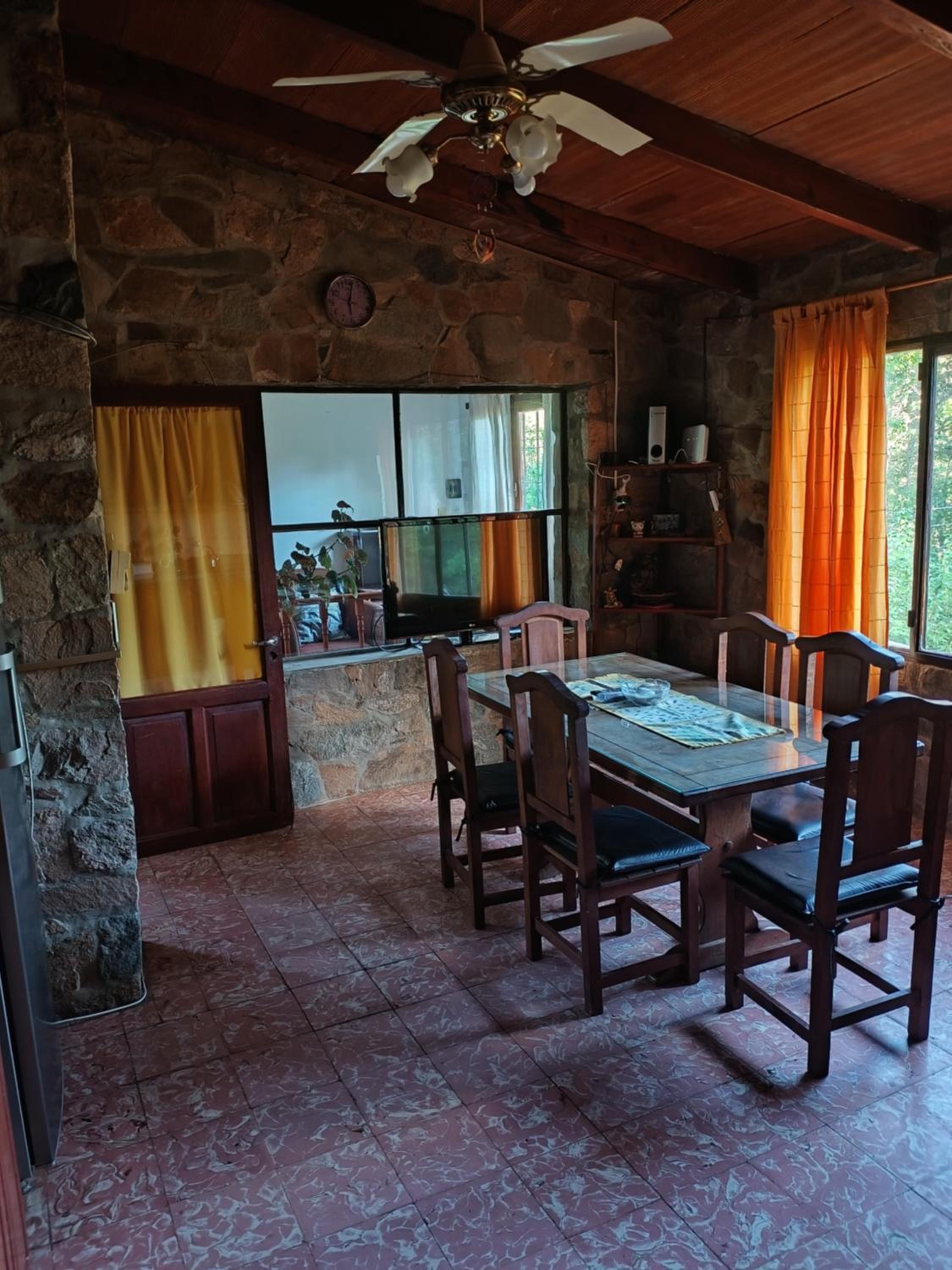 CASA FRENTE Al RIO VALLE HERMOSO