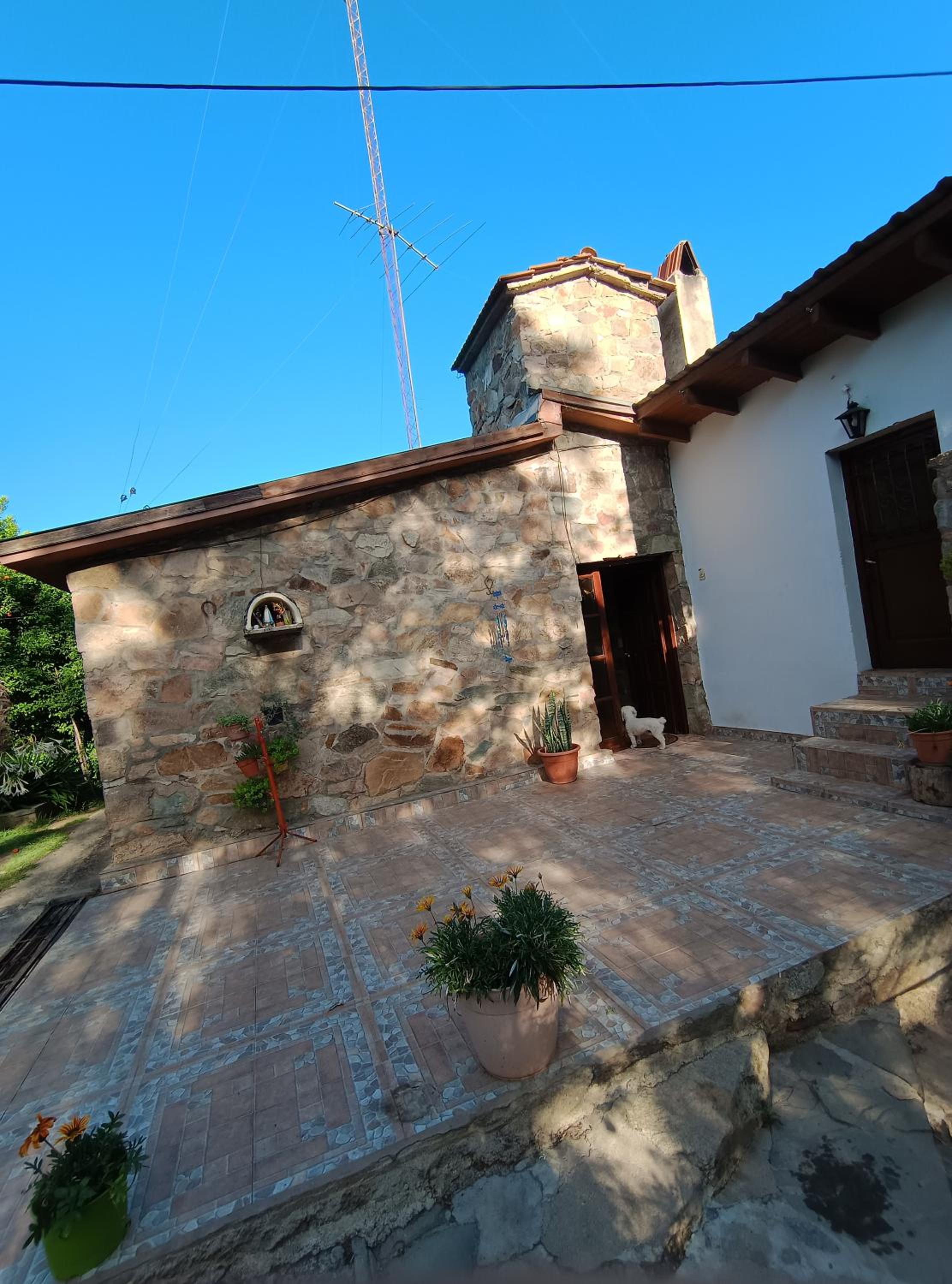 CASA FRENTE Al RIO VALLE HERMOSO