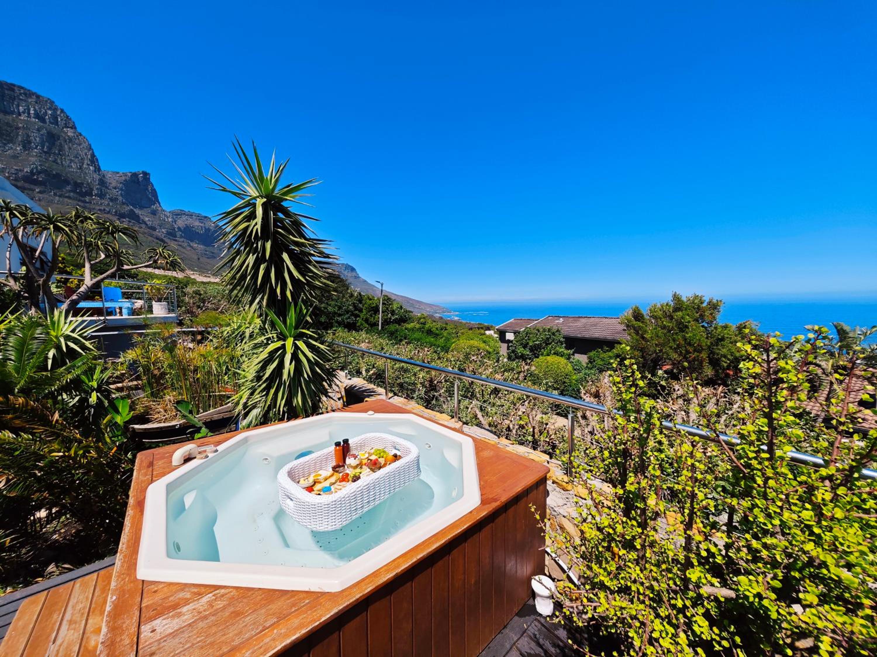 Hotel Beachwood Camps Bay - Image 1