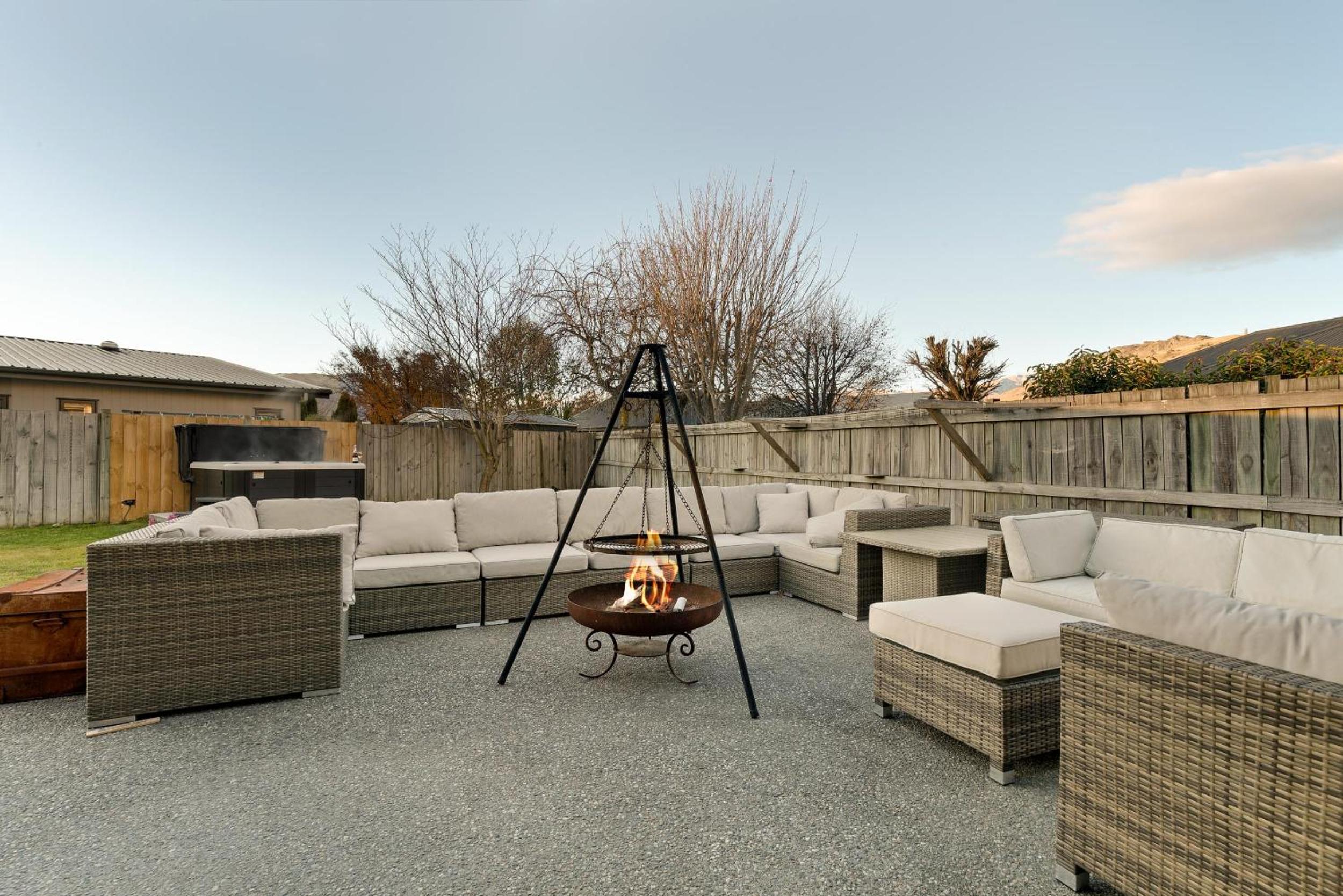 Hope Nest - Luxury Family Home & Spa - Queenstown view 4