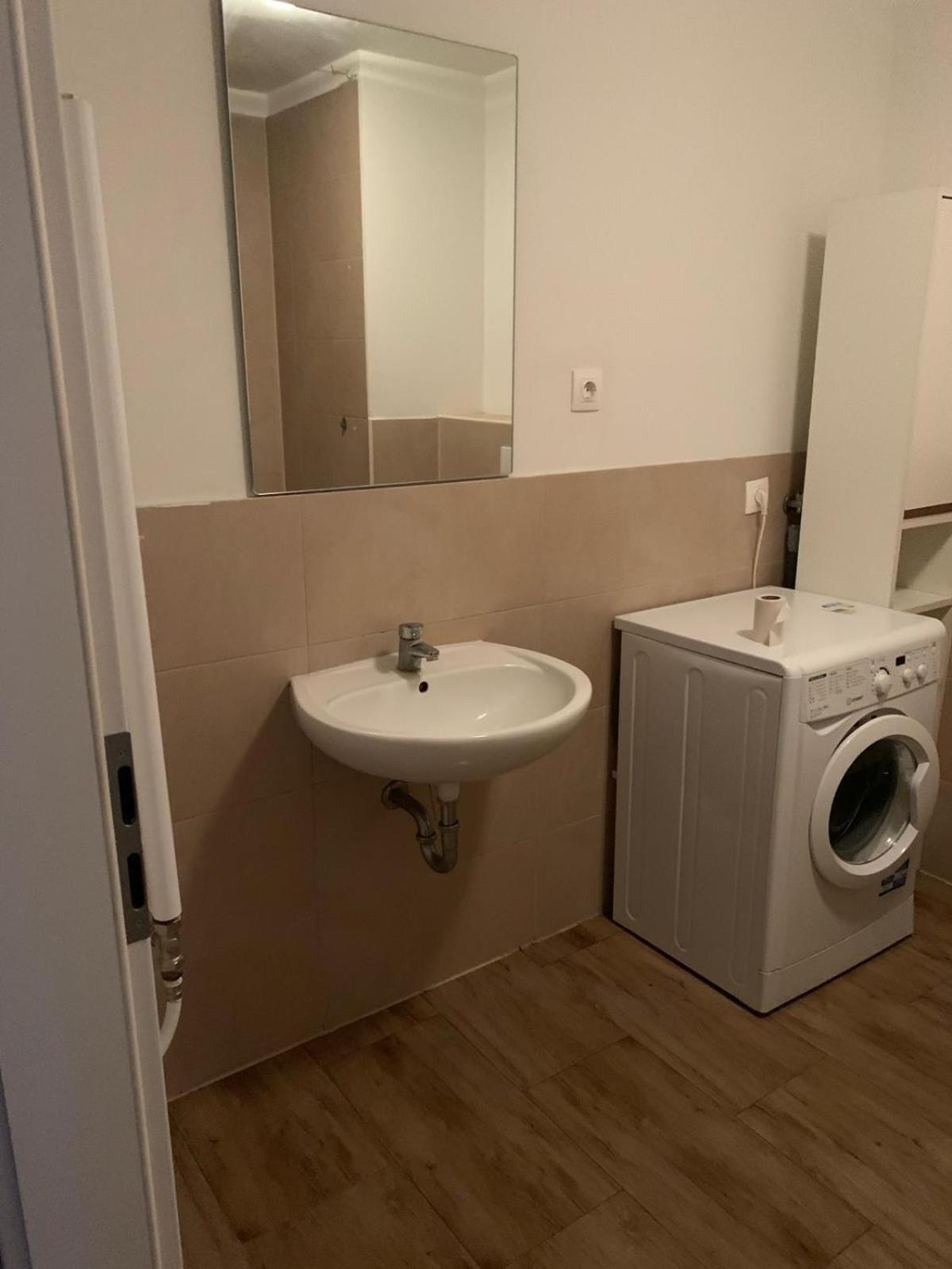 Helle Wohnung mit Balkon perfekt für Monteure und Arbeiter