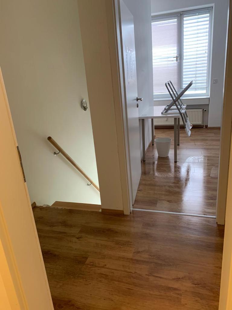 Helle Wohnung mit Balkon perfekt für Monteure und Arbeiter