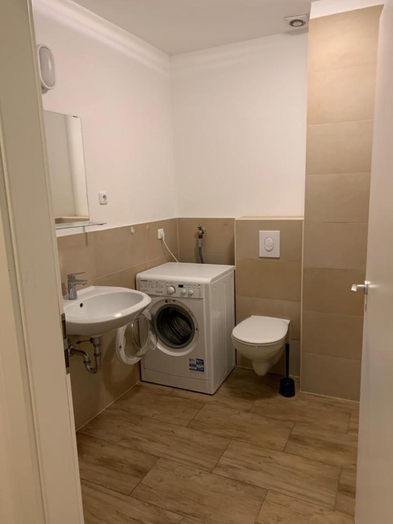 Helle Wohnung mit Balkon perfekt für Monteure und Arbeiter