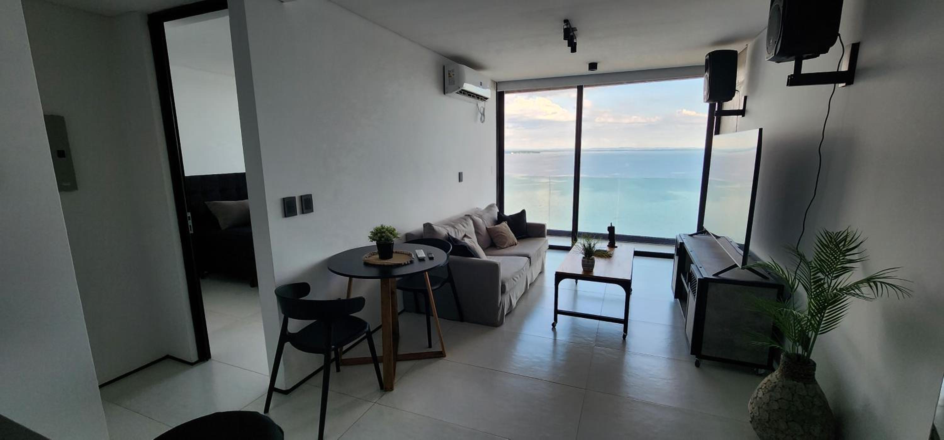 Departamento frente al rio