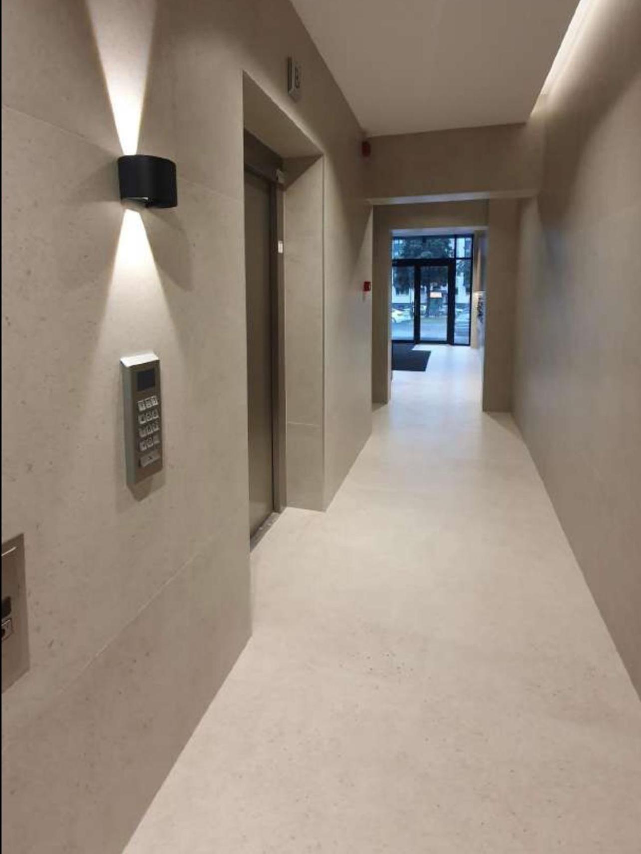 Panoramic city center apartment