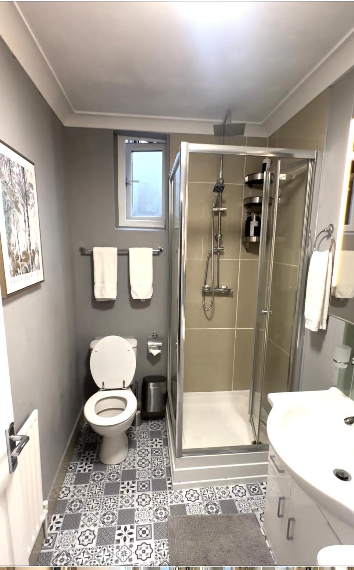 Sleeps 4,Roof Garden, Top Apartment, Zone 2 Cls Central