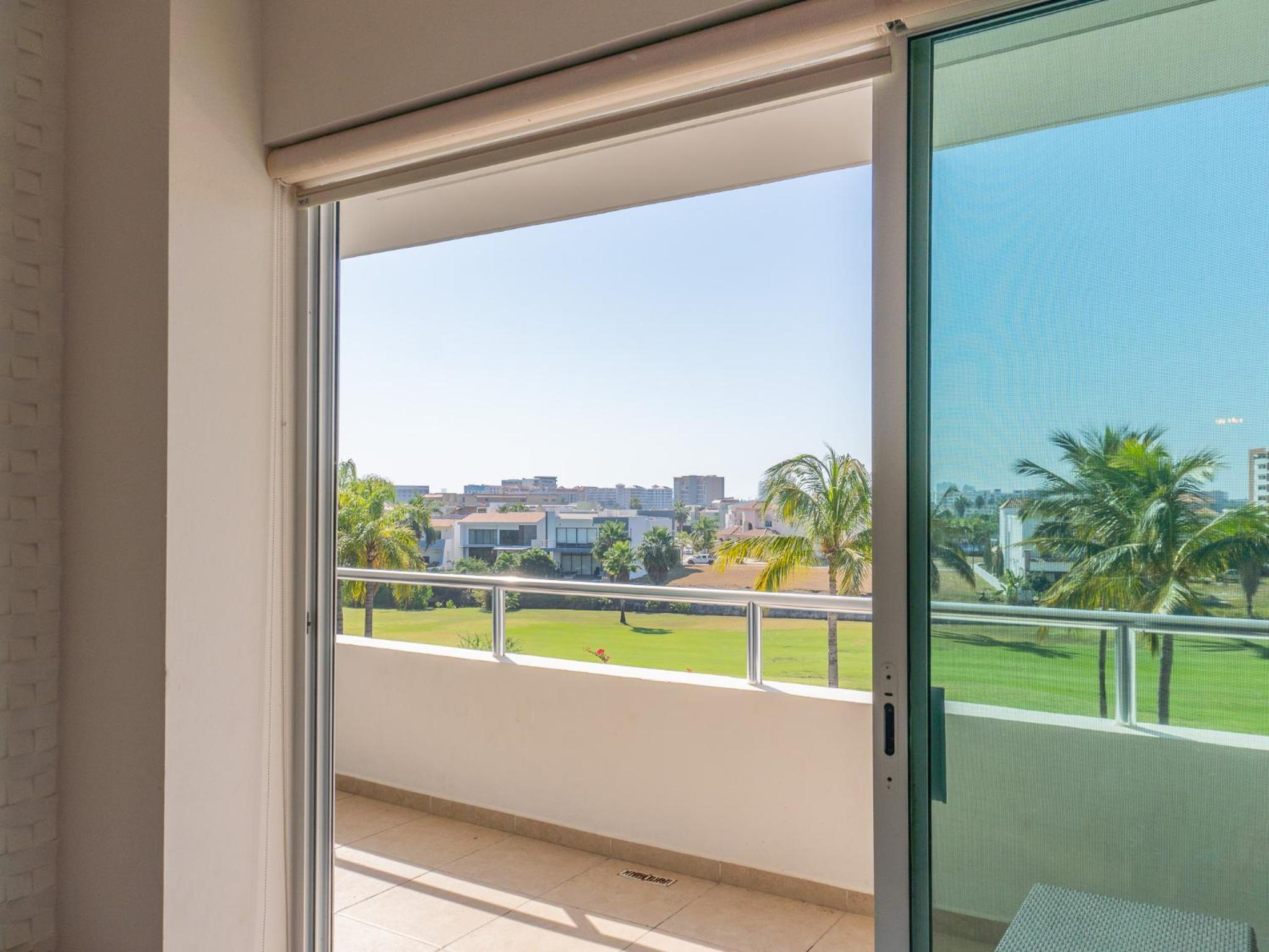 Departamento con Vista al Campo de Golf & Alberca - Santa Bárbara view 5