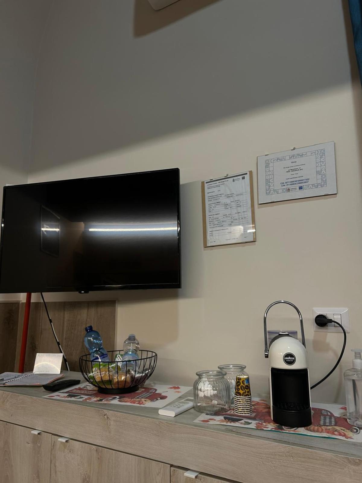 Elmar en Bisceglie — hotel room