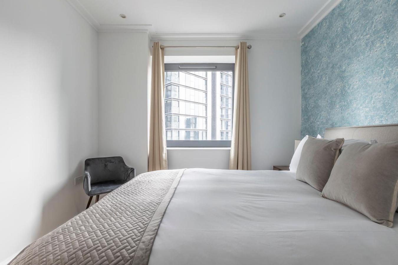 City Waterfront Apartments