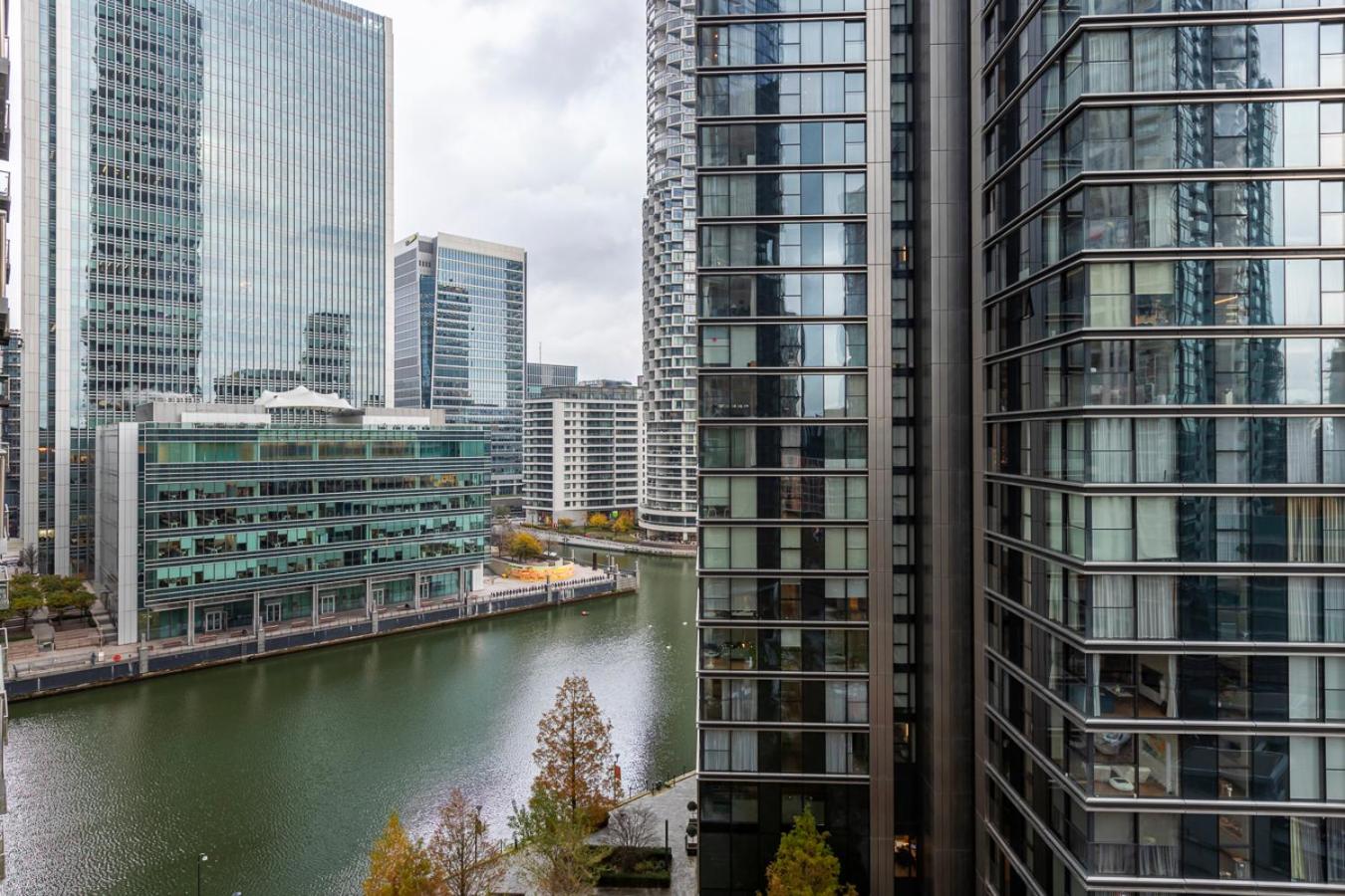 City Waterfront Apartments