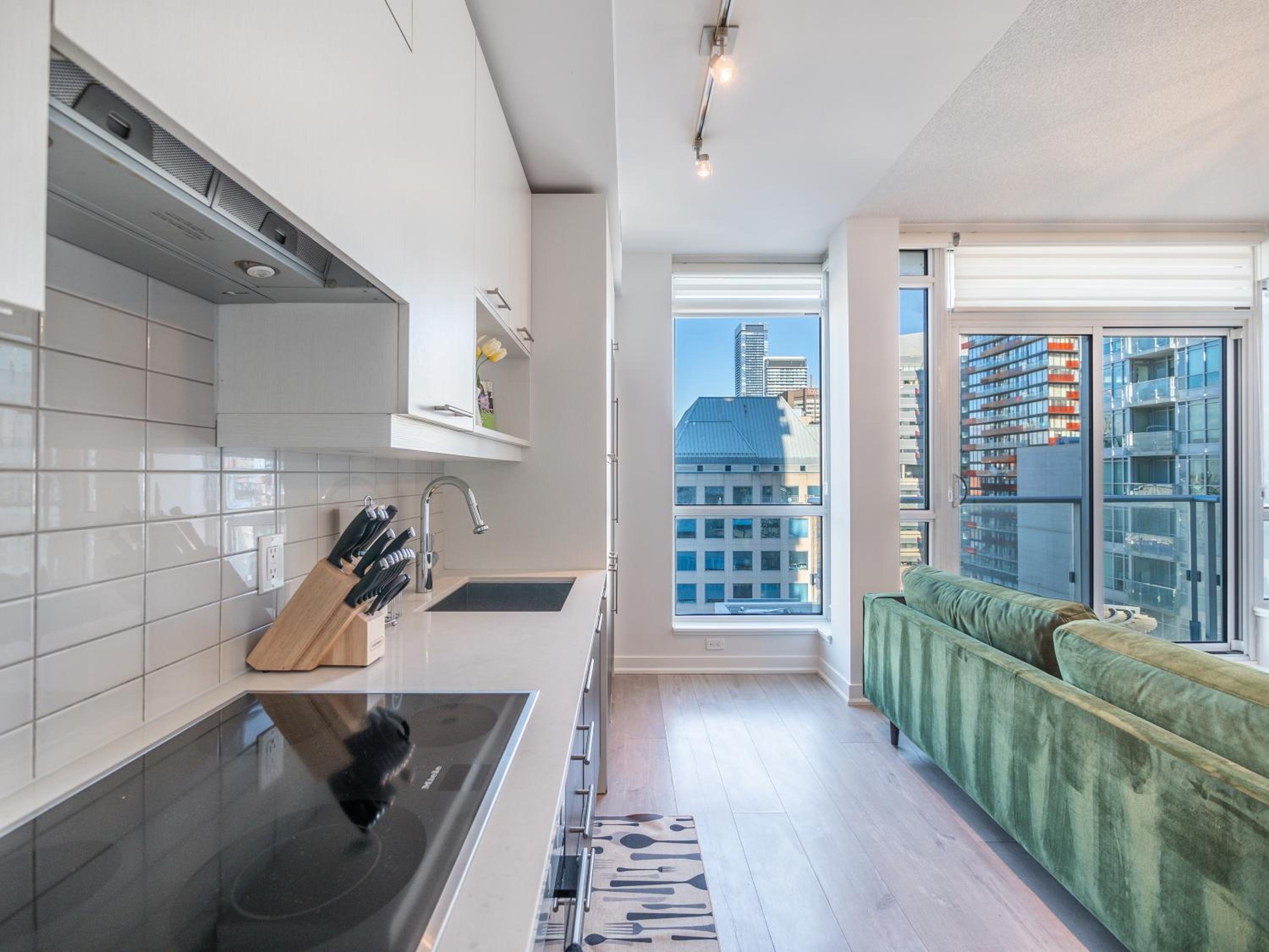 Parc Suites - Entertainment District Toronto