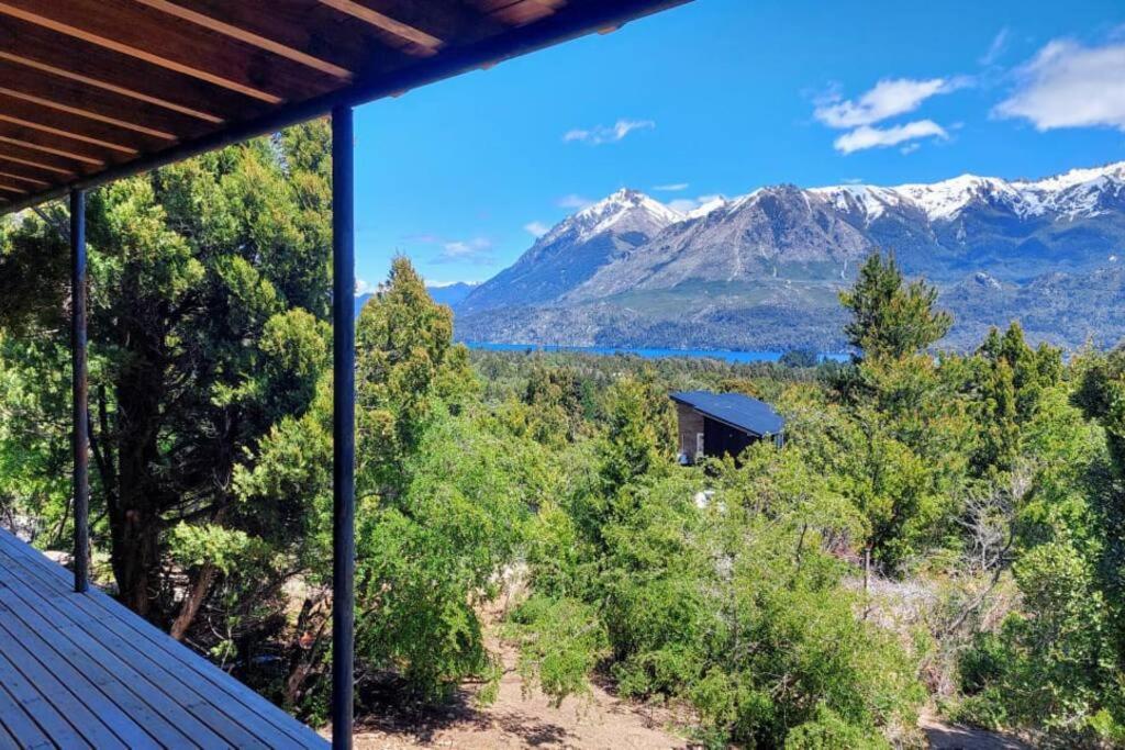 Casa con vista al lago y cerros