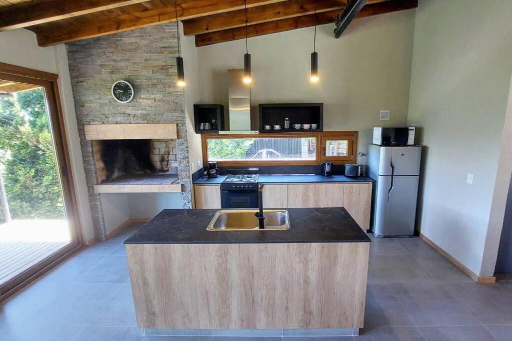 Casa con vista al lago y cerros