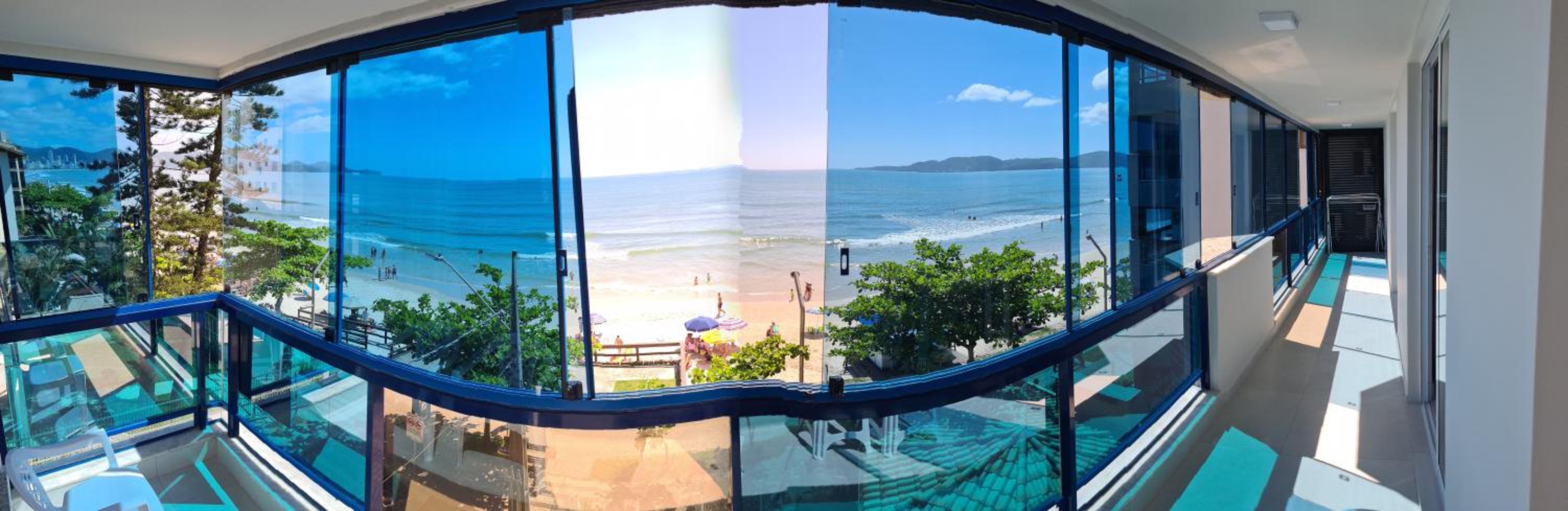 Frente mar com 3 quartos!
