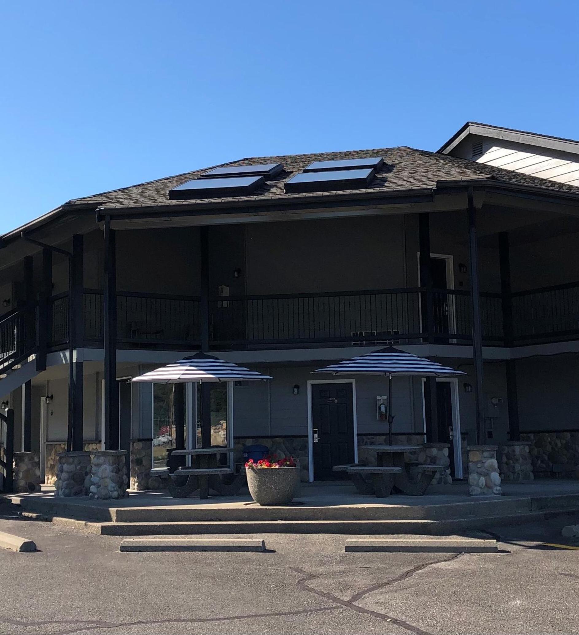 Seasons Motel