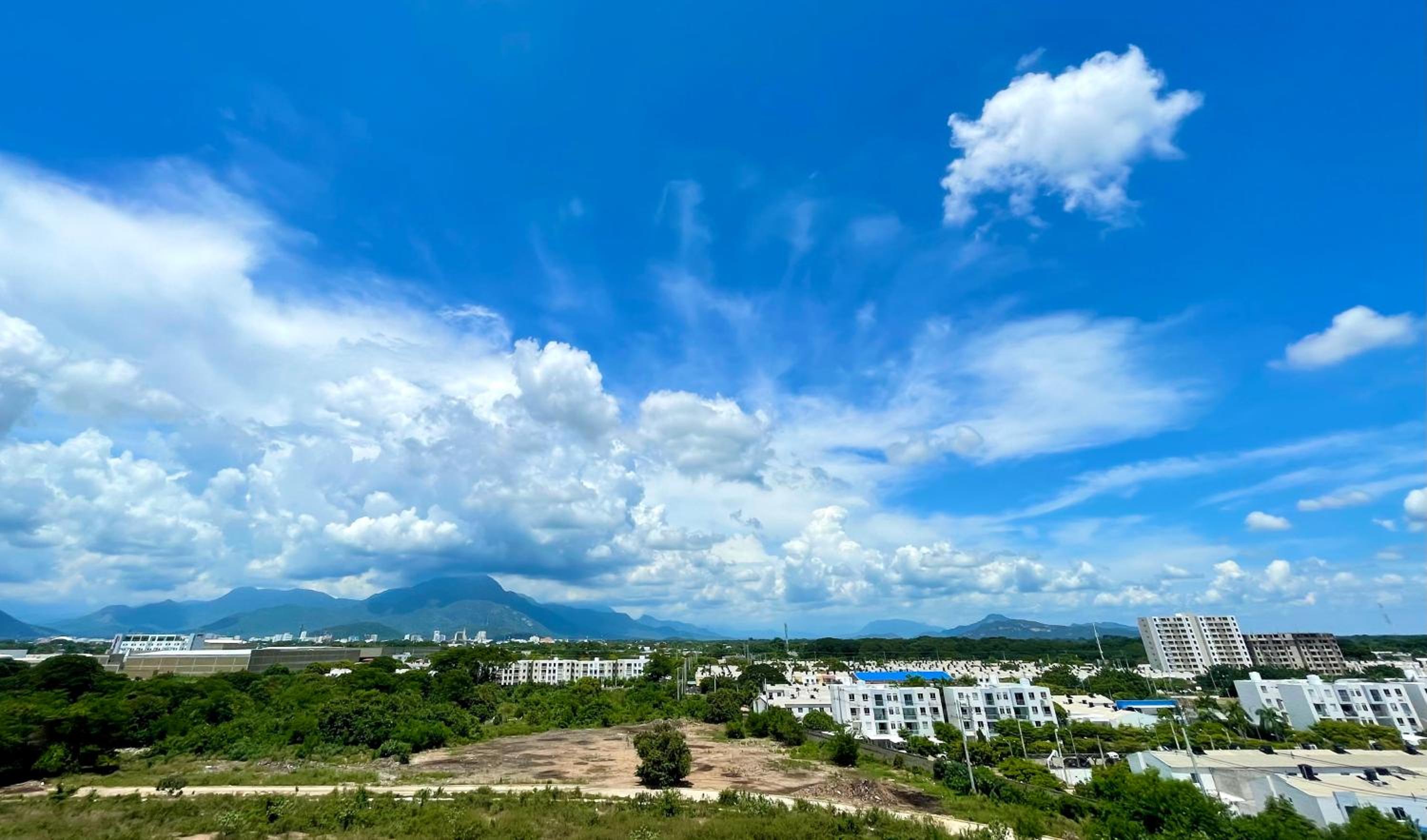 Apartamento con vista a las montañas, cerca Centro Comercial Mayales