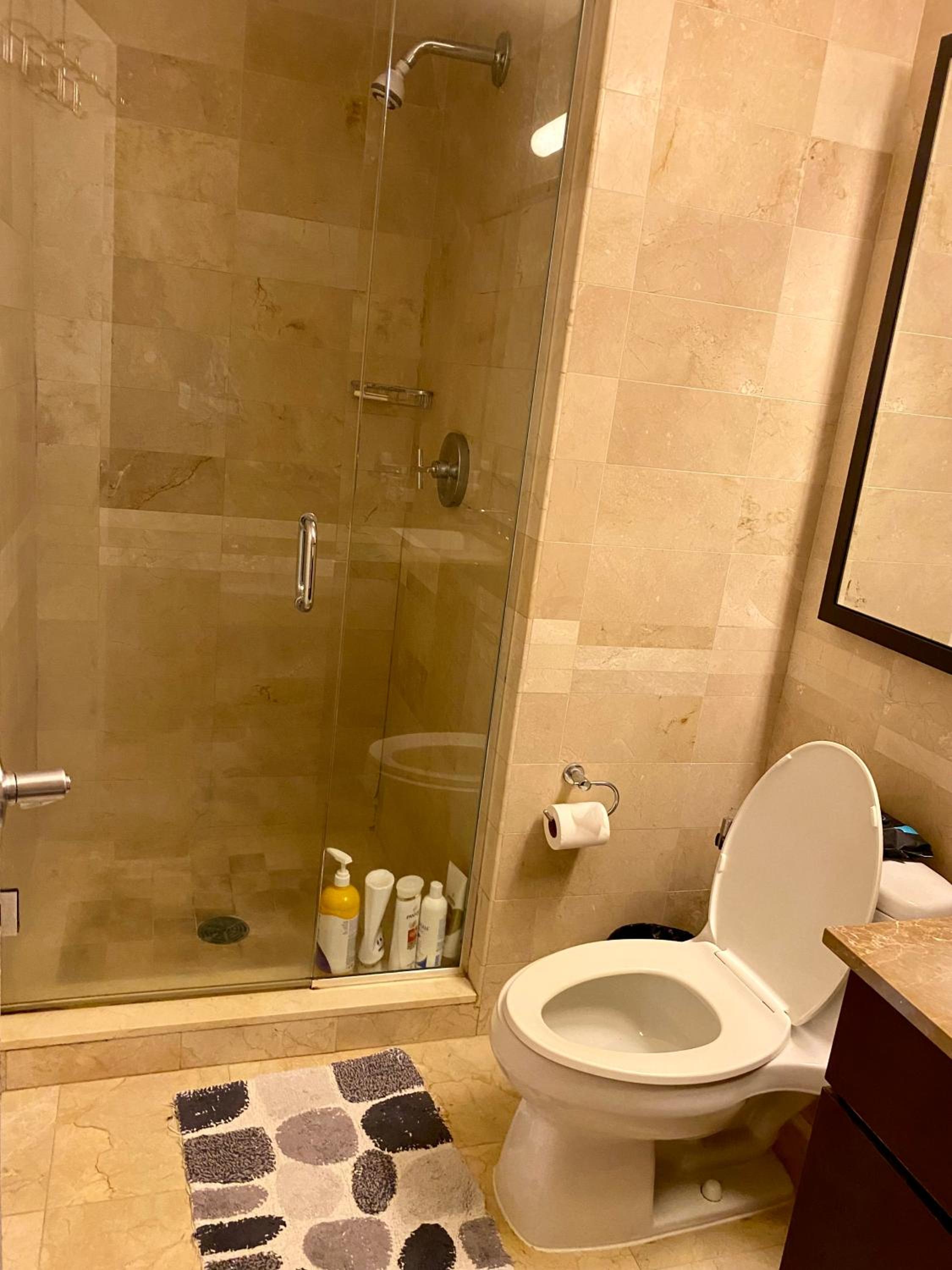 The Kalahari Queen Bed with Private Bath