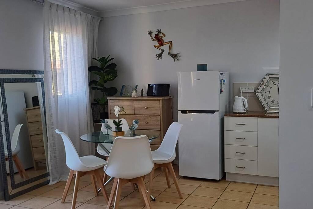 Dream stay on the Strand, one bedroom apartment on the third floor