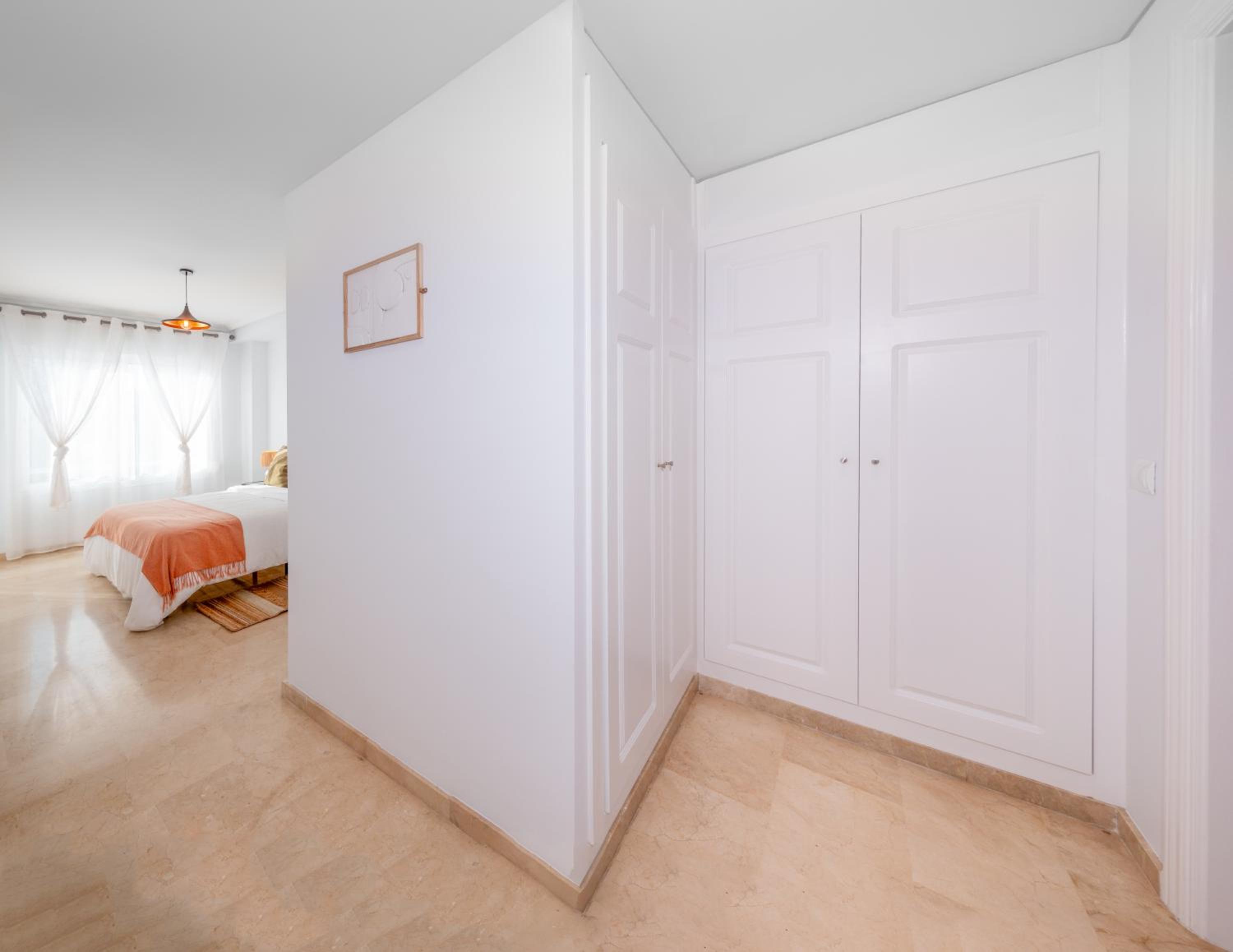 Family Fairways I Spacious 4-Bedroom Townhouse Near Beach & Golf, Estepona view 4