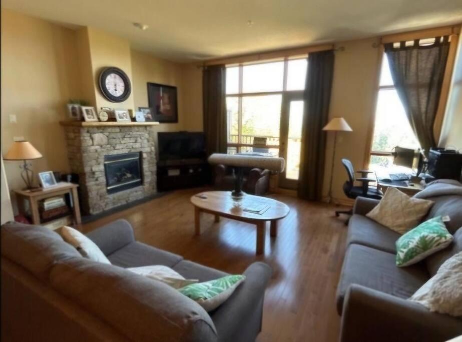 Mountain Escape for Ski and Golf Enthusiasts