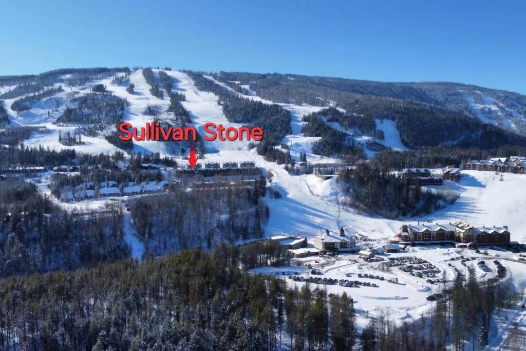 Mountain Escape for Ski and Golf Enthusiasts