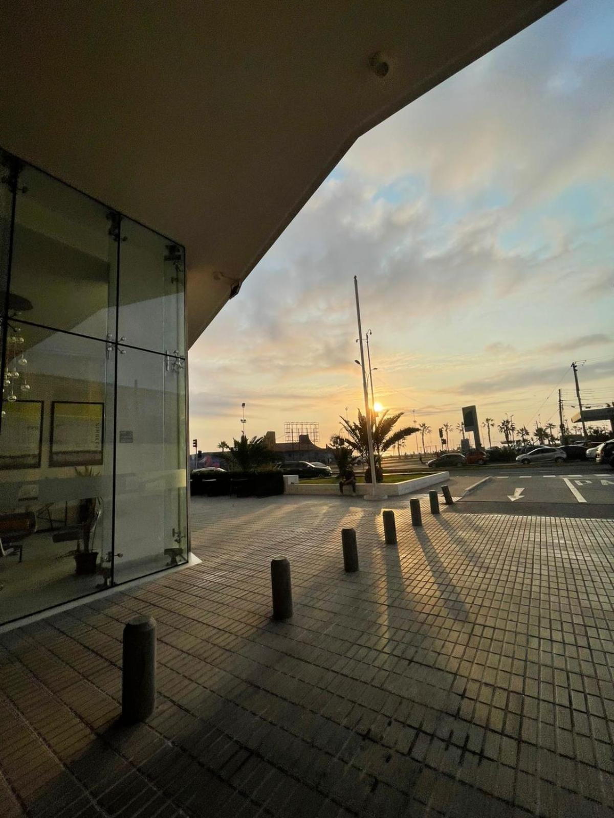 Sector privilegiado frente a la playa y supermercado