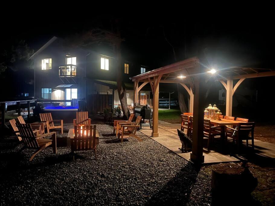 Sea Ranch in Fort Bragg with Hot Tub & Game Room view 5