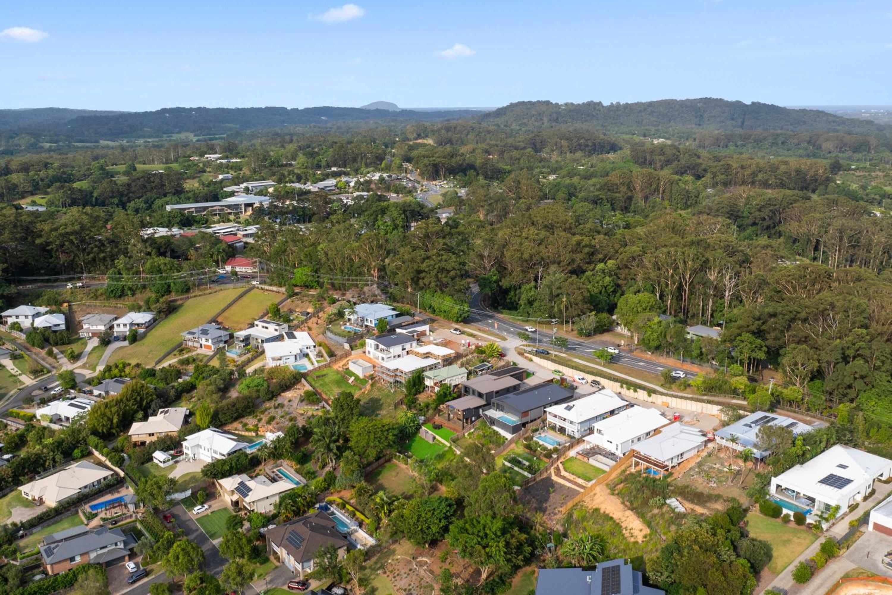 Hillside Hideaway - Hinterland Escape with Panoramic Views