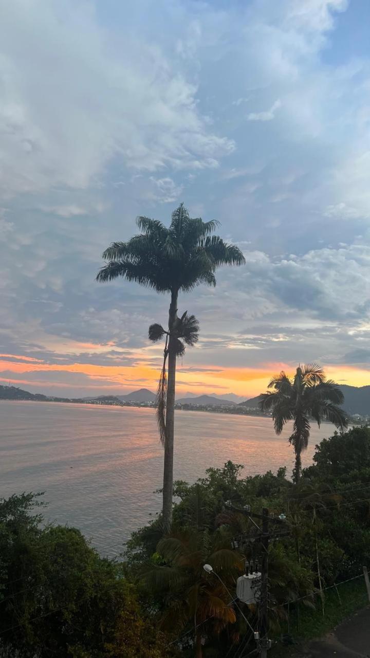 Loft maravilhoso, com vista sensacional do mar